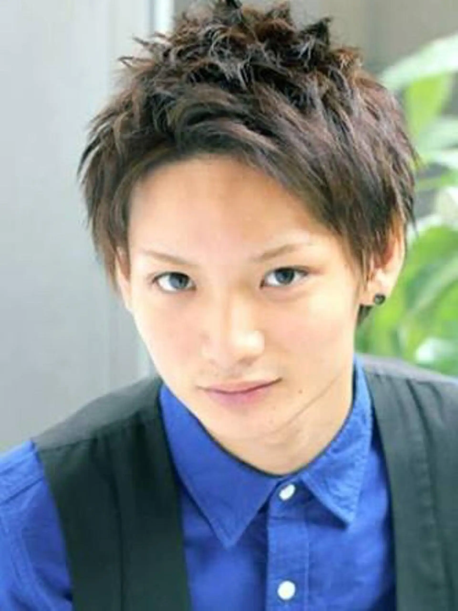 ショート ハンサムショート アッシュ ボブ 顔まわりレイヤー レイヤーカット 【公式】amble luxe池袋東口♻️のヘアスタイル