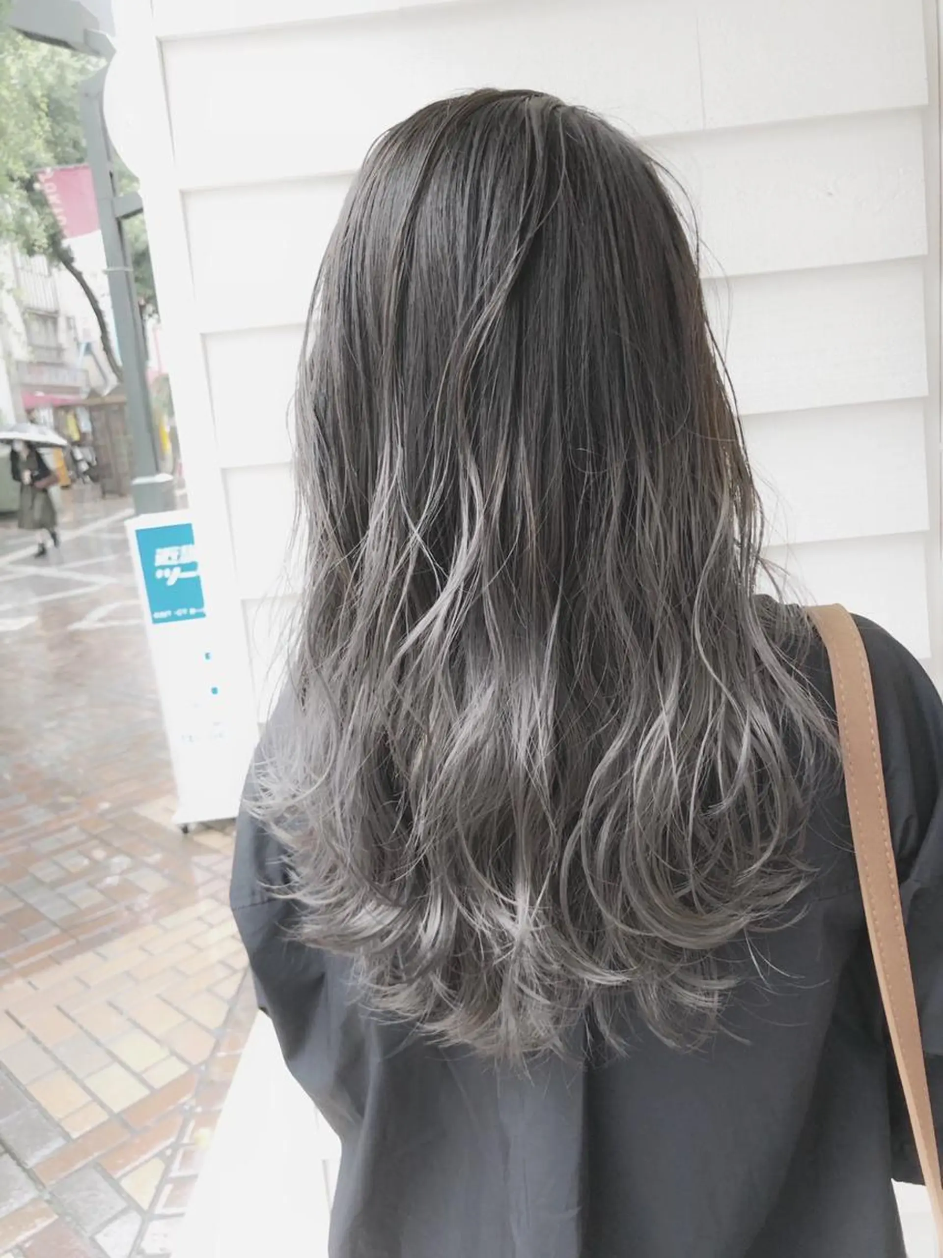 ロング ヘアカラー 山崎 俊介のヘアスタイル