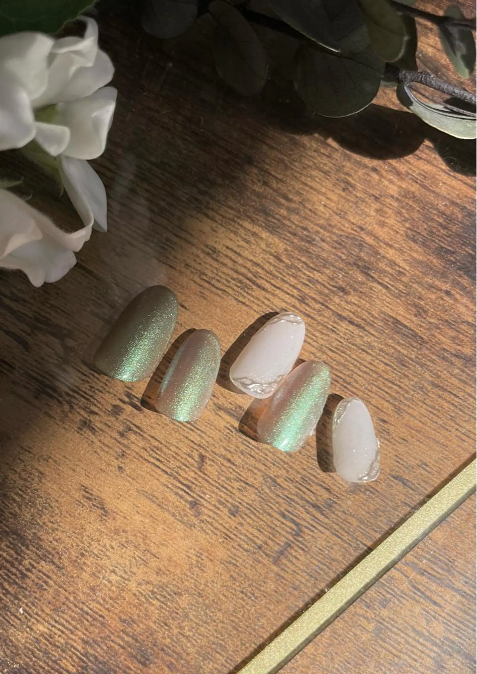 ネイル グリーン マグネットネイル le_rire _nailのネイルデザイン