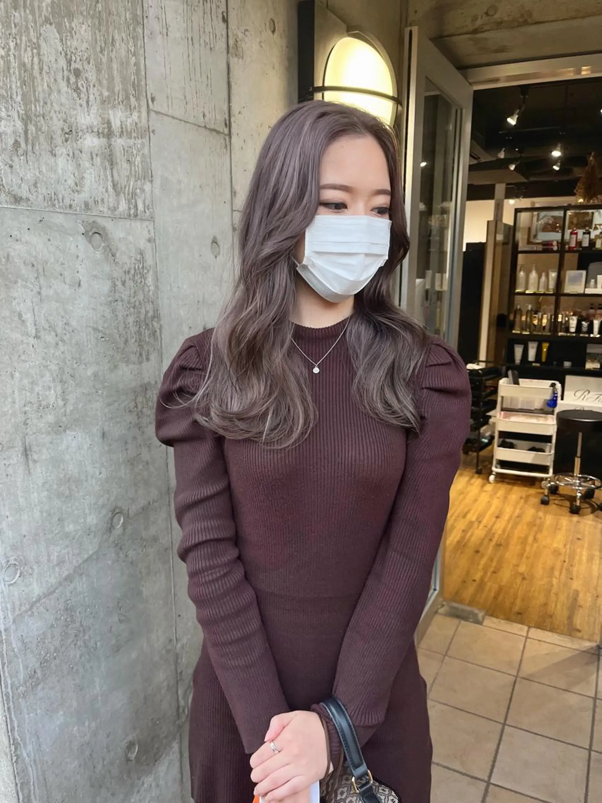 ロング カラー ブリーチ グレージュ 韓国風カラー 韓国風ヘア カット ヘアカラー トリートメント ミルクティーベージュ 🌿店長　清水ひとみのヘアスタイル