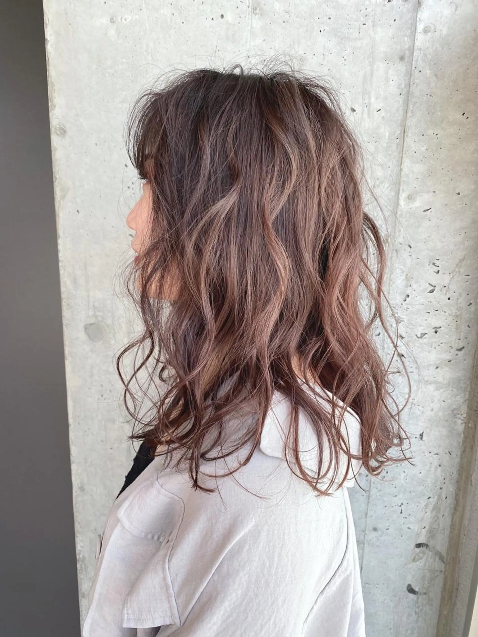 セミロング カラー パーマ ヘアアレンジ ネイル マツエク・マツパ NUU所属・滝島 真帆のヘアスタイル
