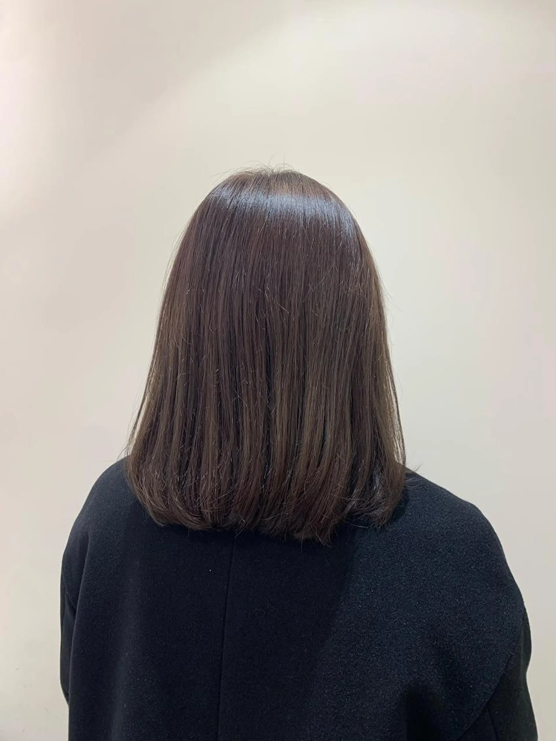 ショート ヘアカラー トリートメント 韓国レイヤー🪽 耳ツボジュエリーのヘアスタイル