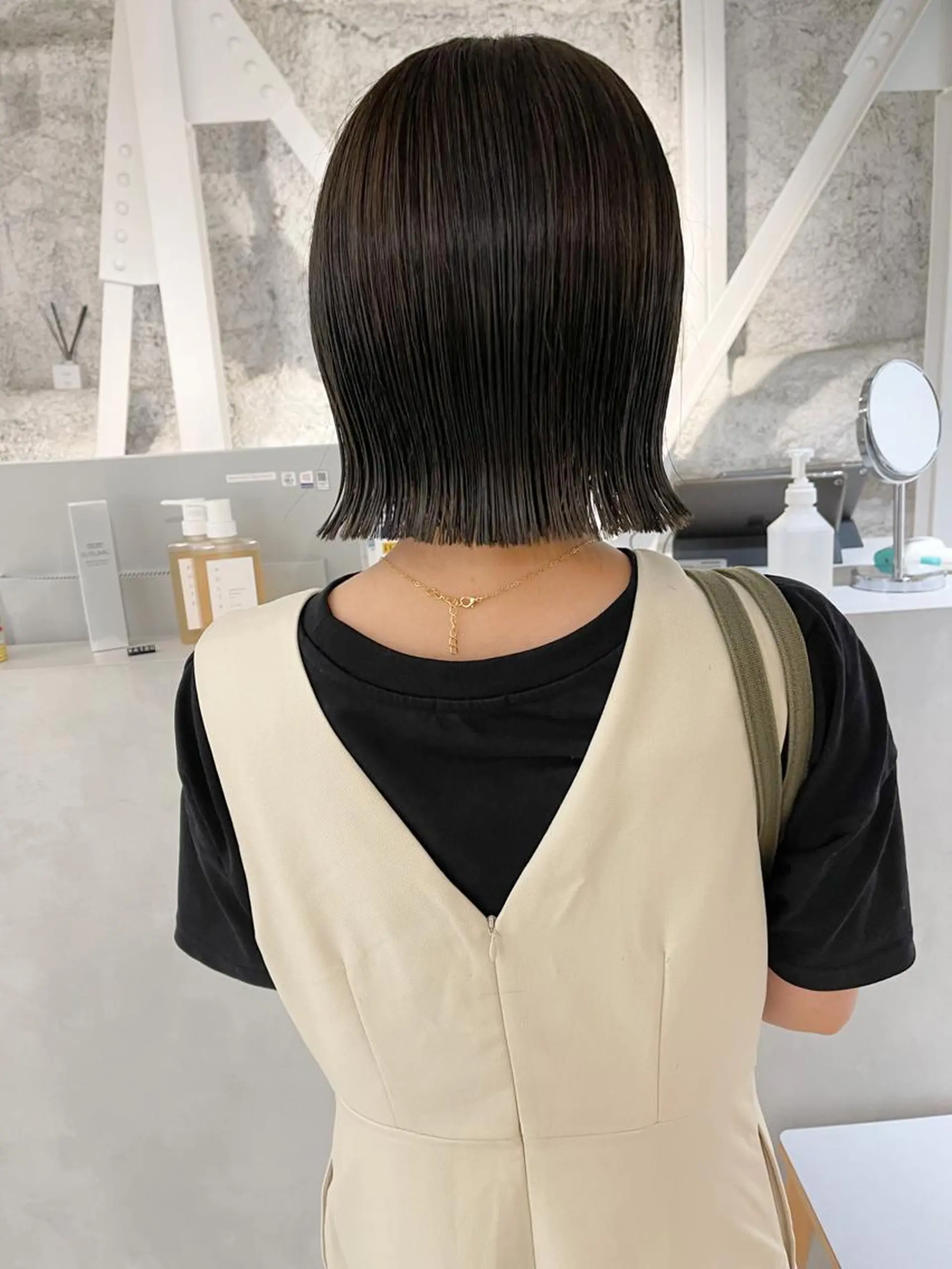 ミディアム カラー ボブ 外ハネヘア カット ヘアカラー トリートメント 川本 裕🌿のヘアスタイル