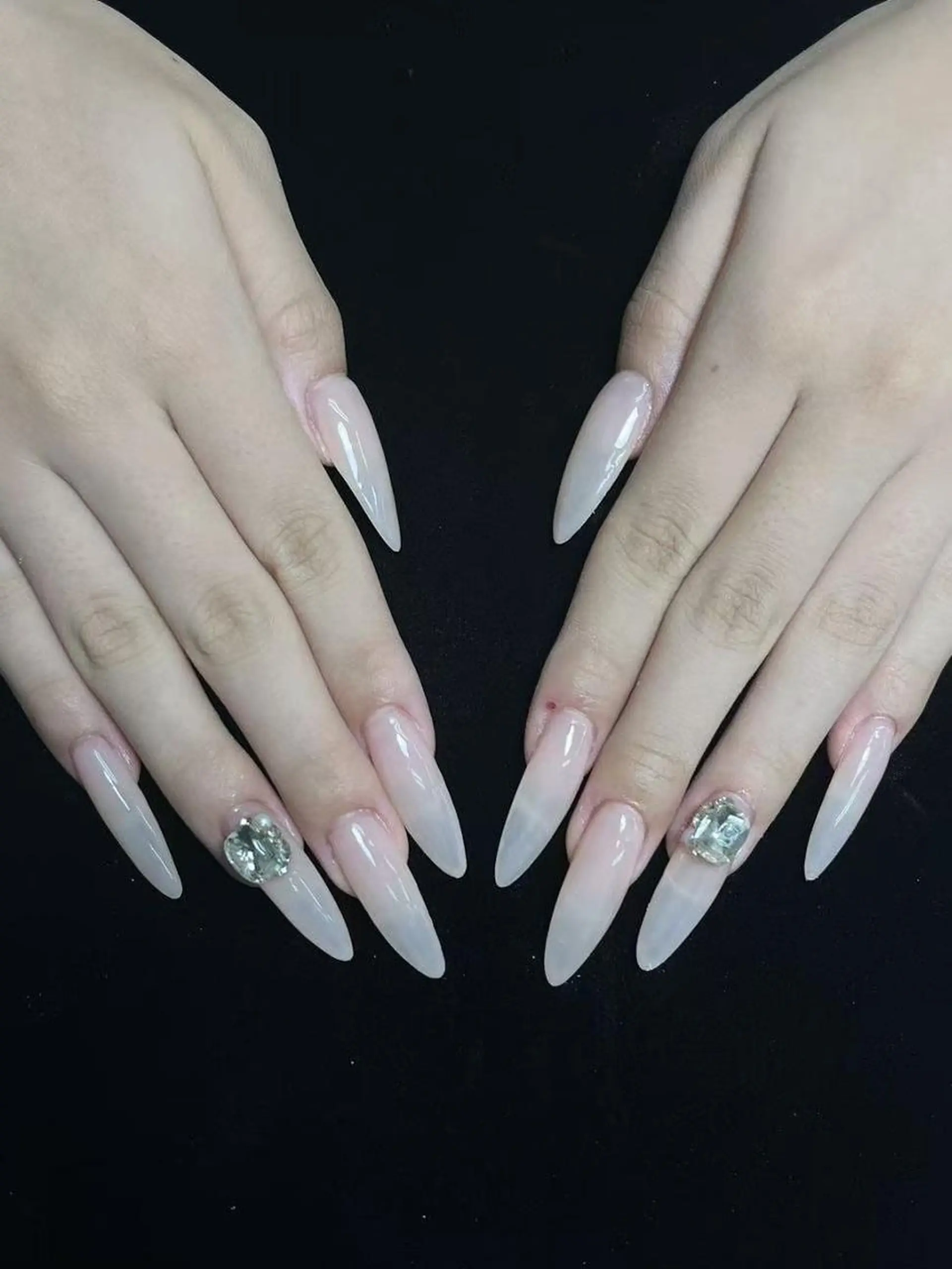 ネイル ハンドネイル ongles chicのネイルデザイン