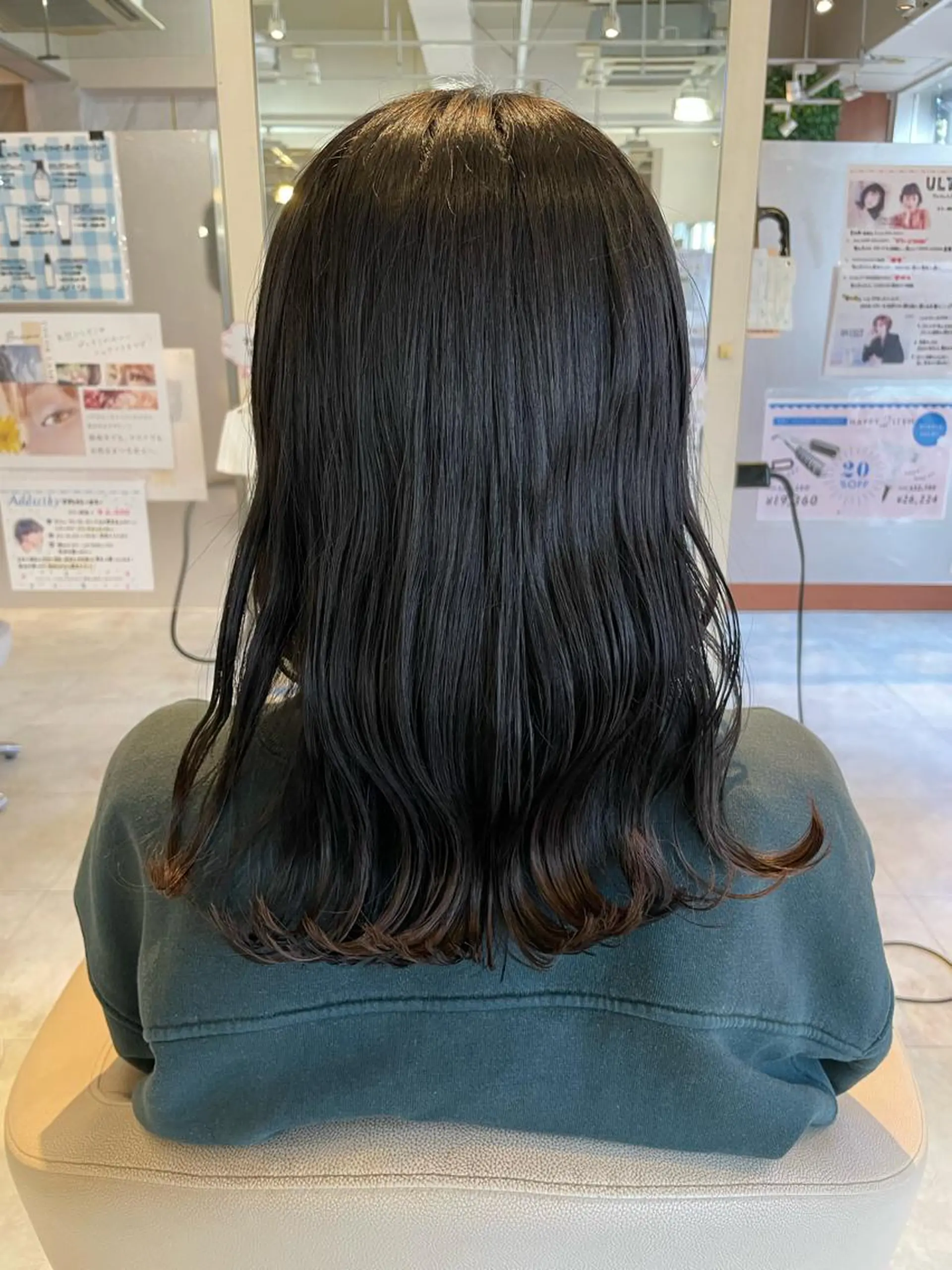 セミロング カット 本田 卓也のヘアスタイル