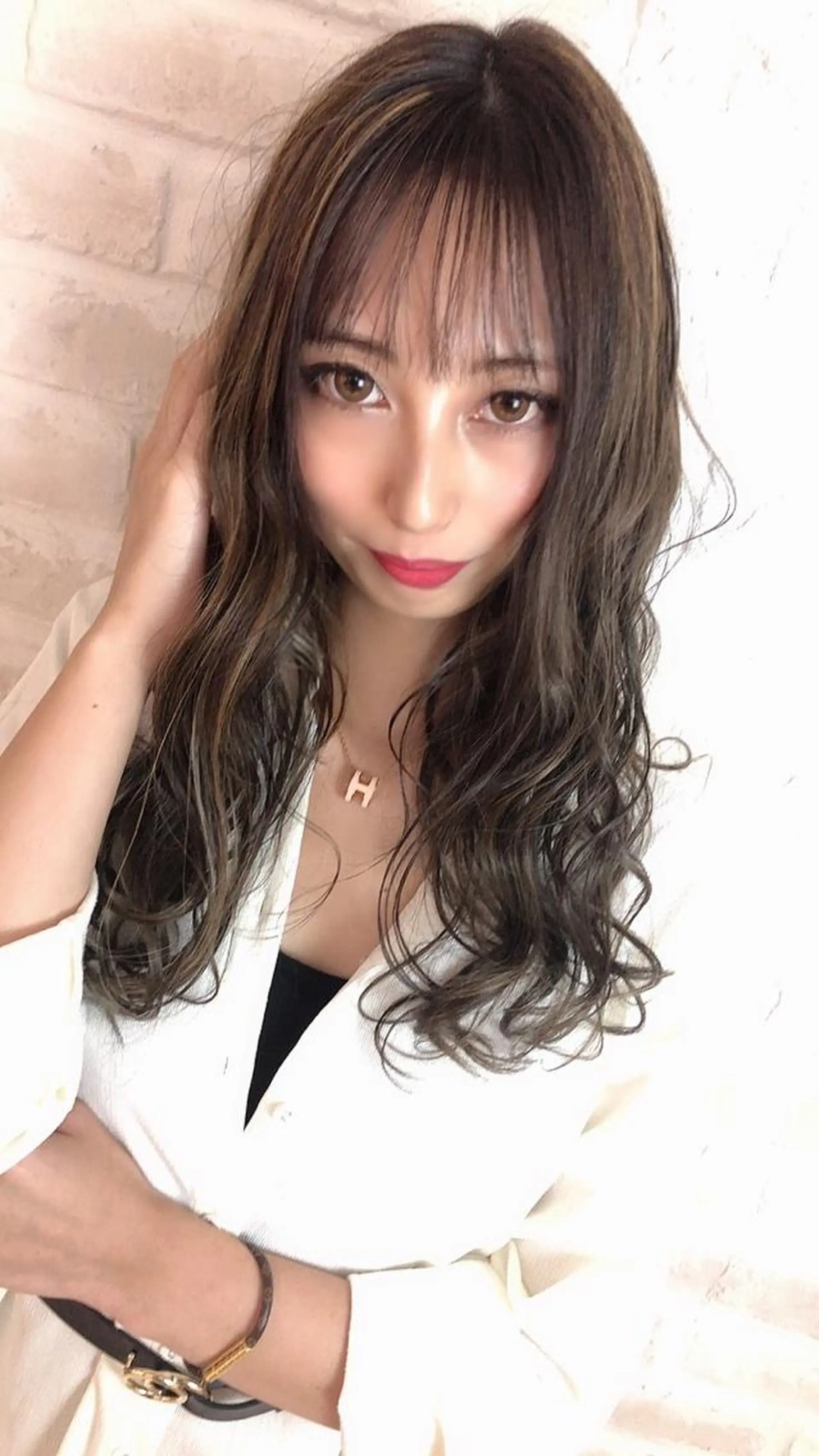 ロング ハイライト シースルーバング Aujua ソムリエ 勝又舞夏のヘアスタイル