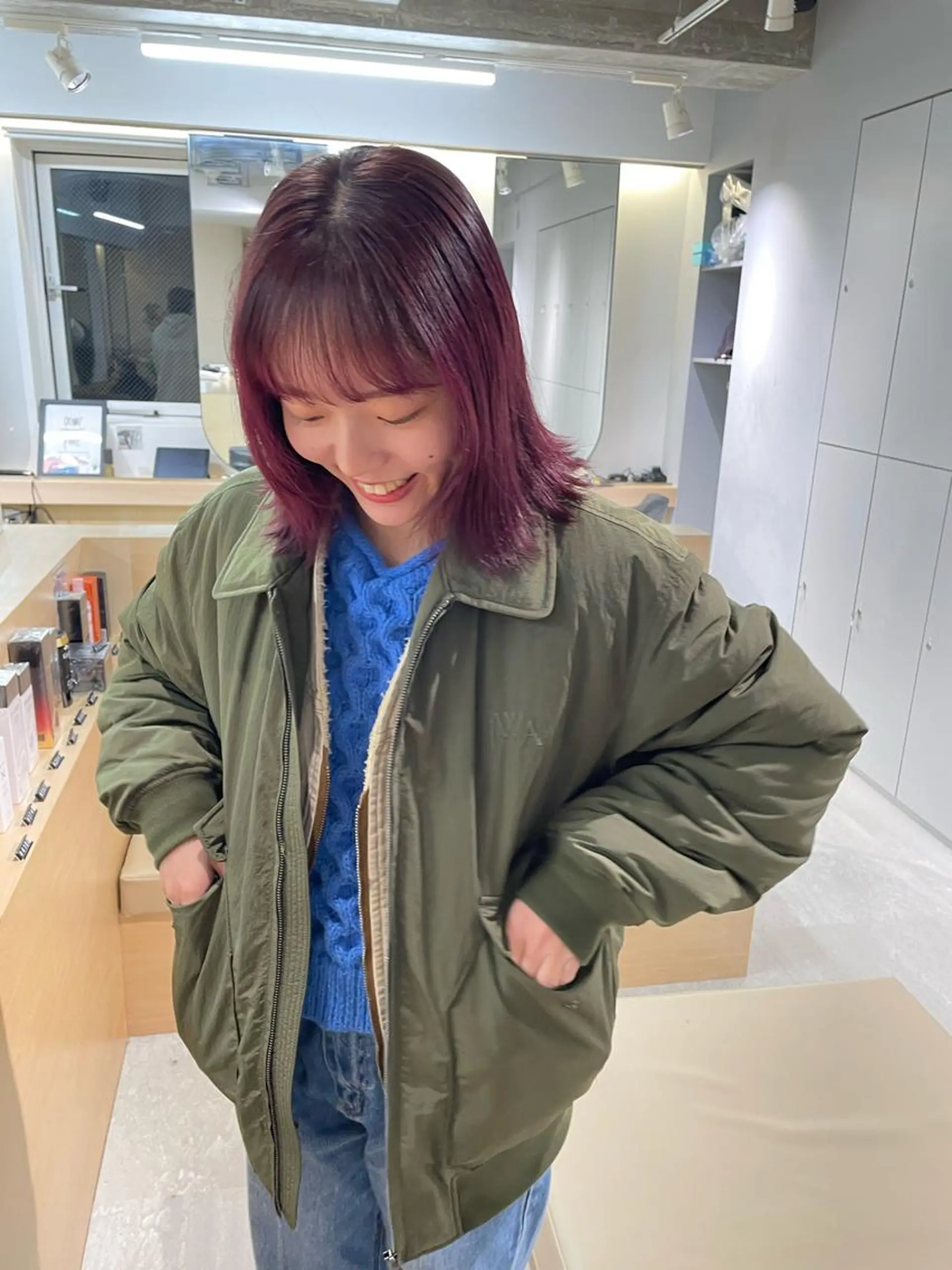 ミディアム カラー ミストバング ブリーチ デザインカラー ダブルカラー イヤリングカラー ヘアカラー トリートメント MIU/ルーツカラー ボブ/顔周りレイヤーのヘアスタイル