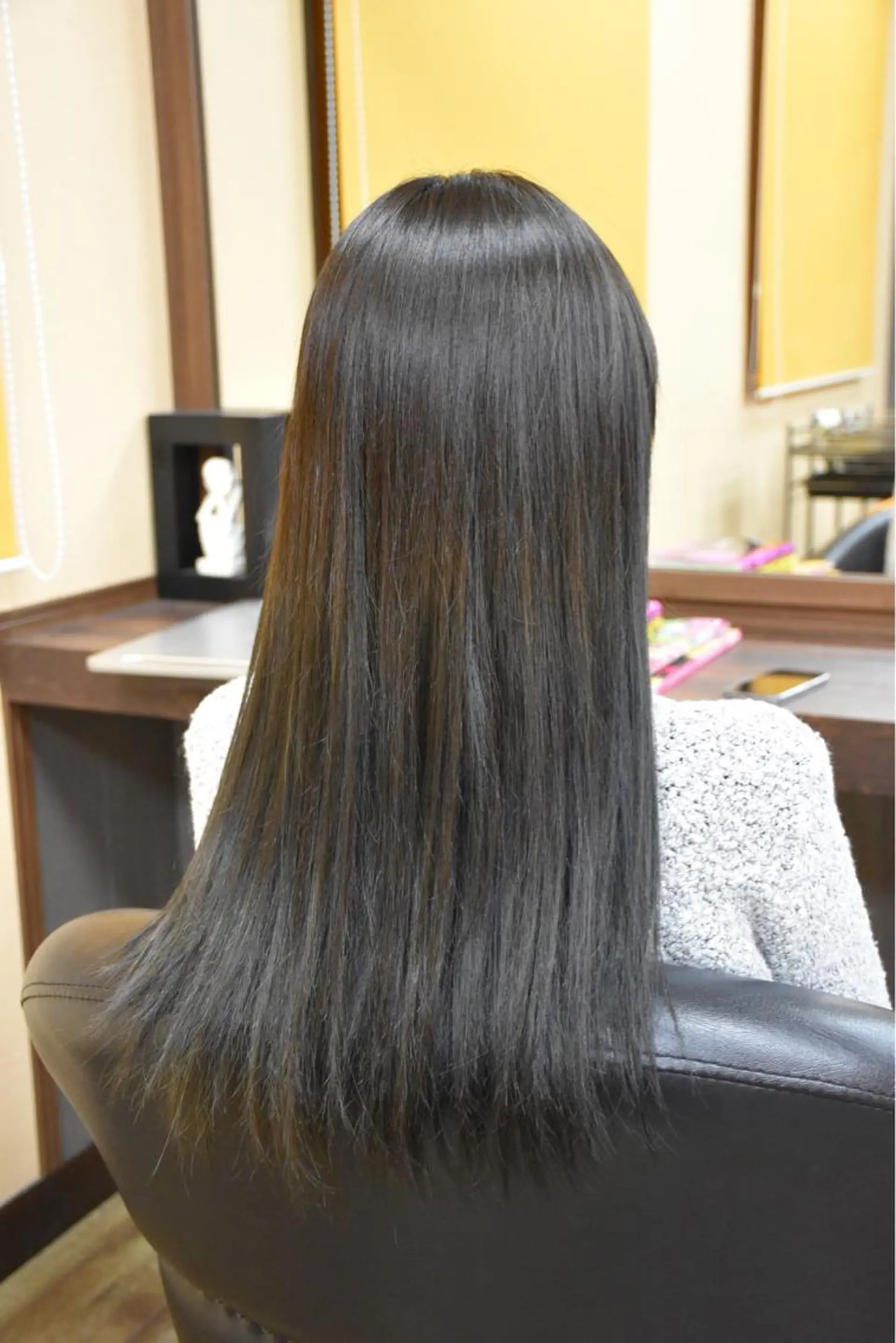 ロング カラー ブリーチ グレージュ ブリーチなしカラー 4-rest garden （フォーレストガーデン）所属・金井 直樹のヘアスタイル