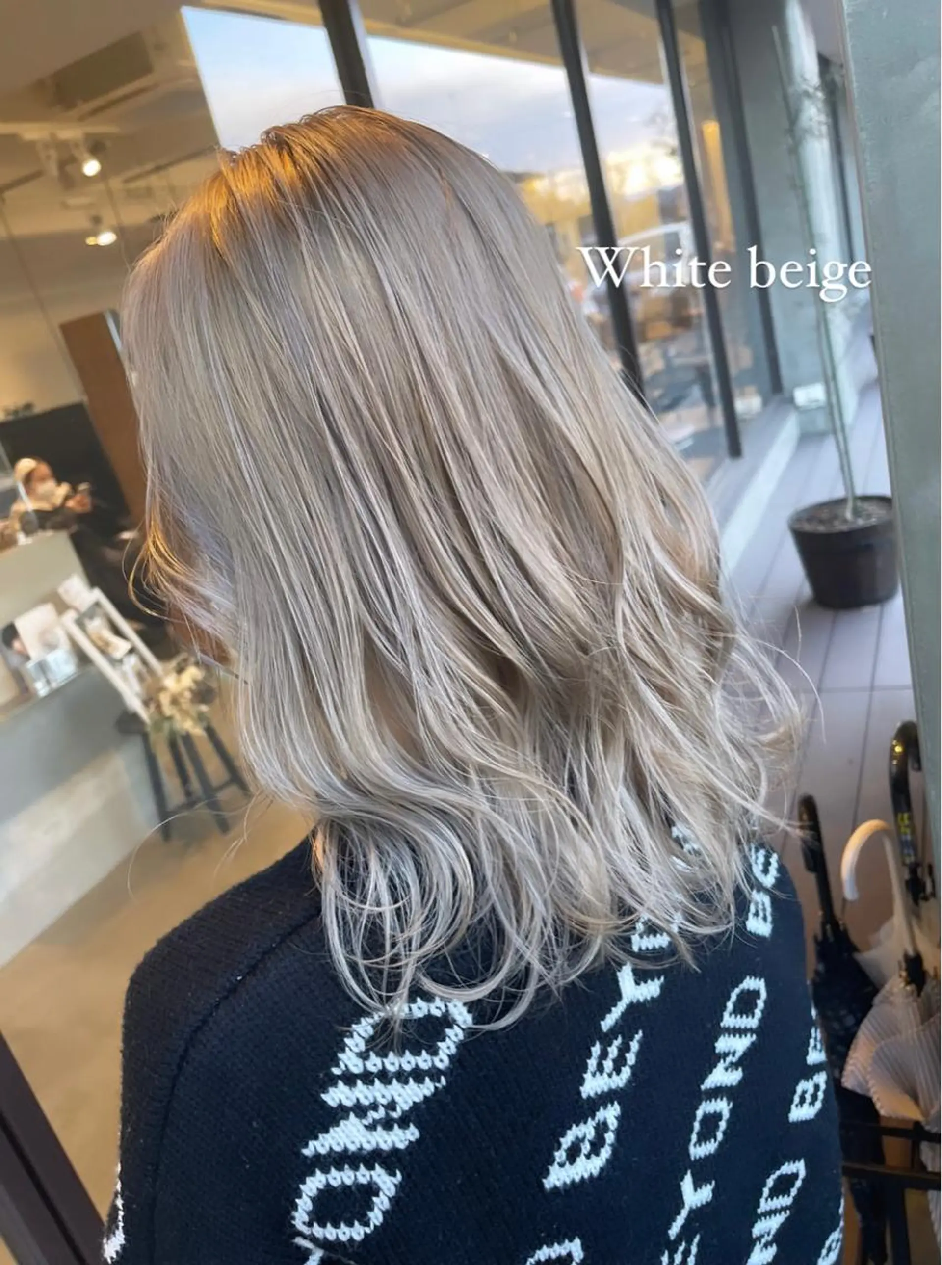 ミディアム Licol所属・12月期間限定 クーポンありリコルのヘアスタイル