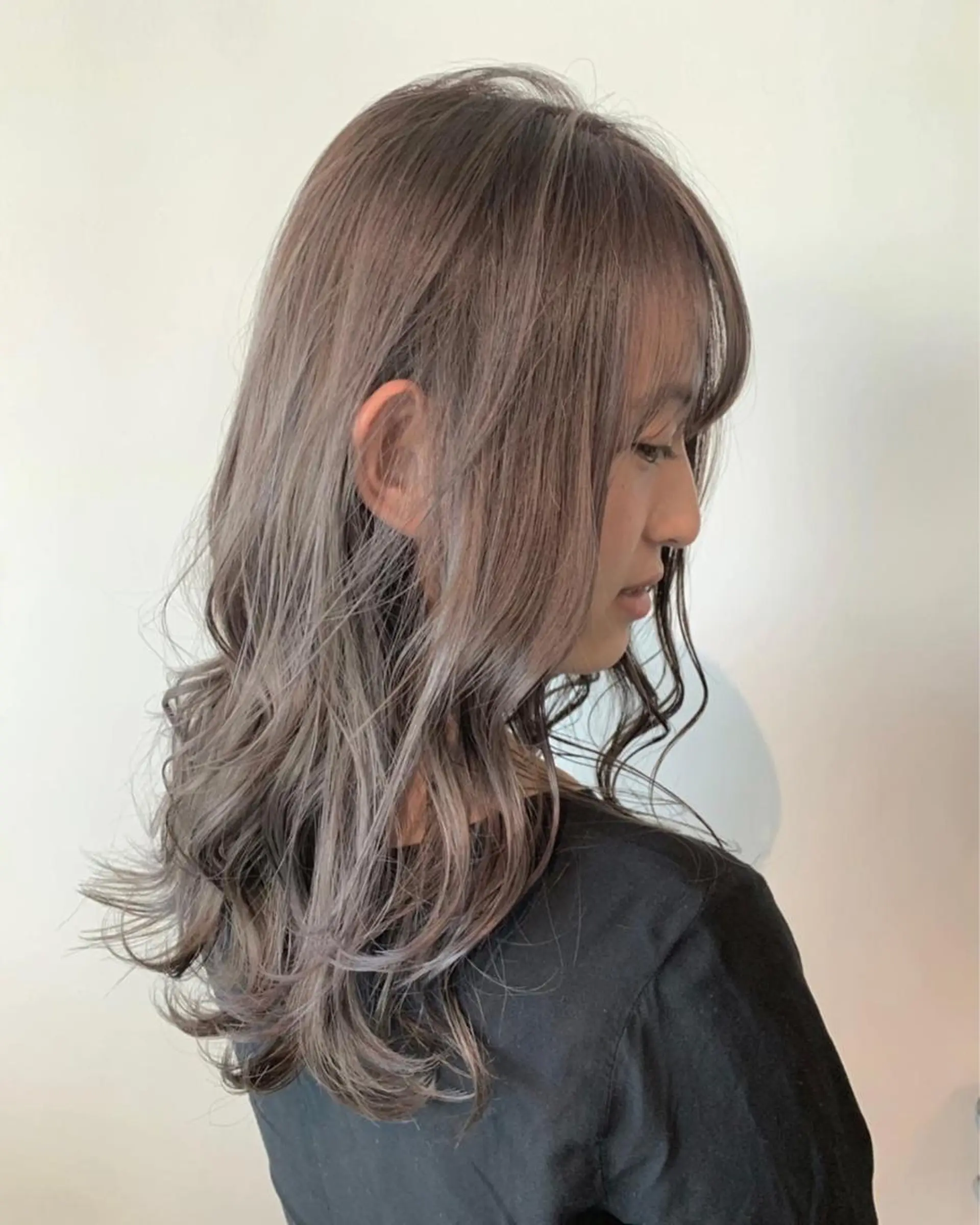 ロング カラー ベージュカラー シルバー シルバーベージュ カット ヘアカラー トリートメント STYLE　EKI　CITY所属・【艶カラー】 STYLE 和泉俊希のヘアスタイル