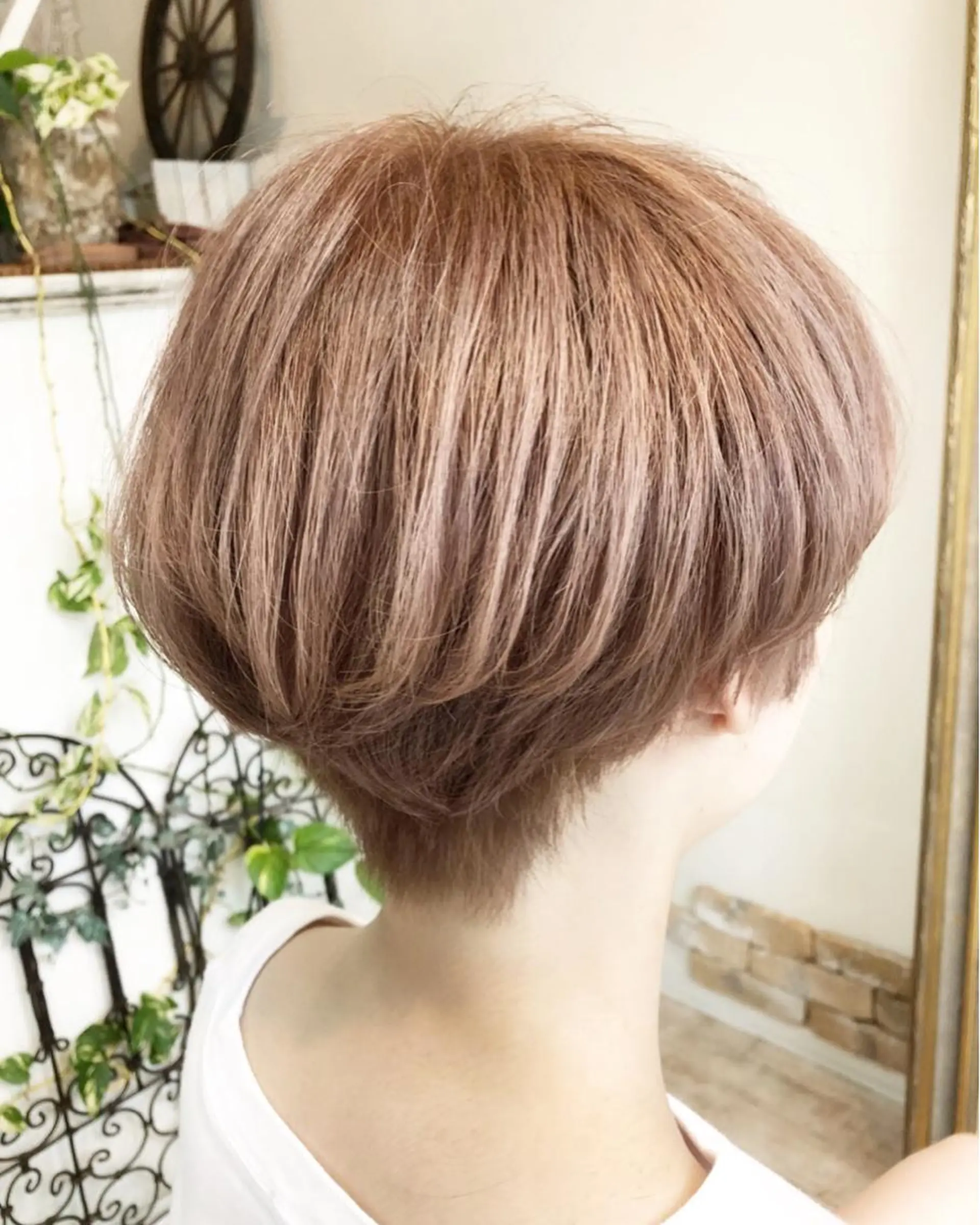 ショート カット ヘアカラー トリートメント :::  gally :::のヘアスタイル