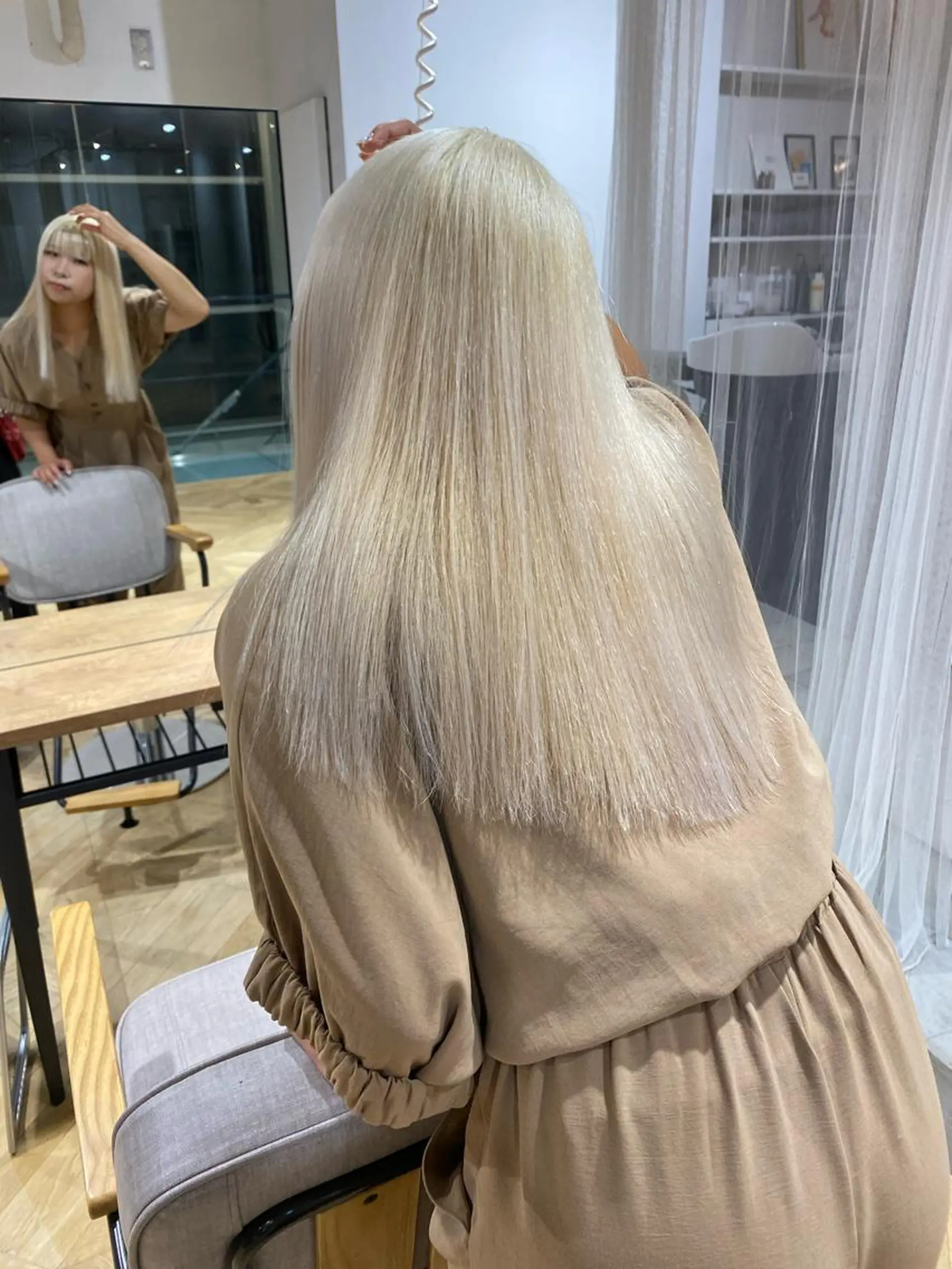 ロング カラー 🌻名古屋🌻 🫧ハイトーン🫧のヘアスタイル