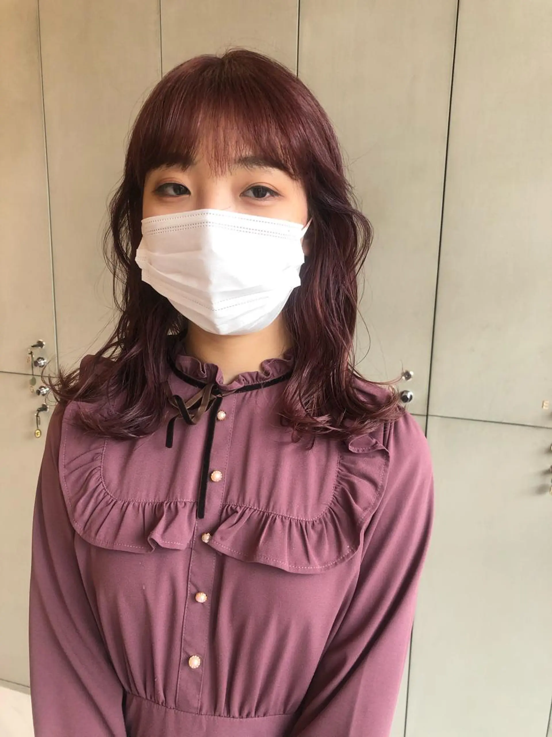 ミディアム カラー 古屋 花織のヘアスタイル