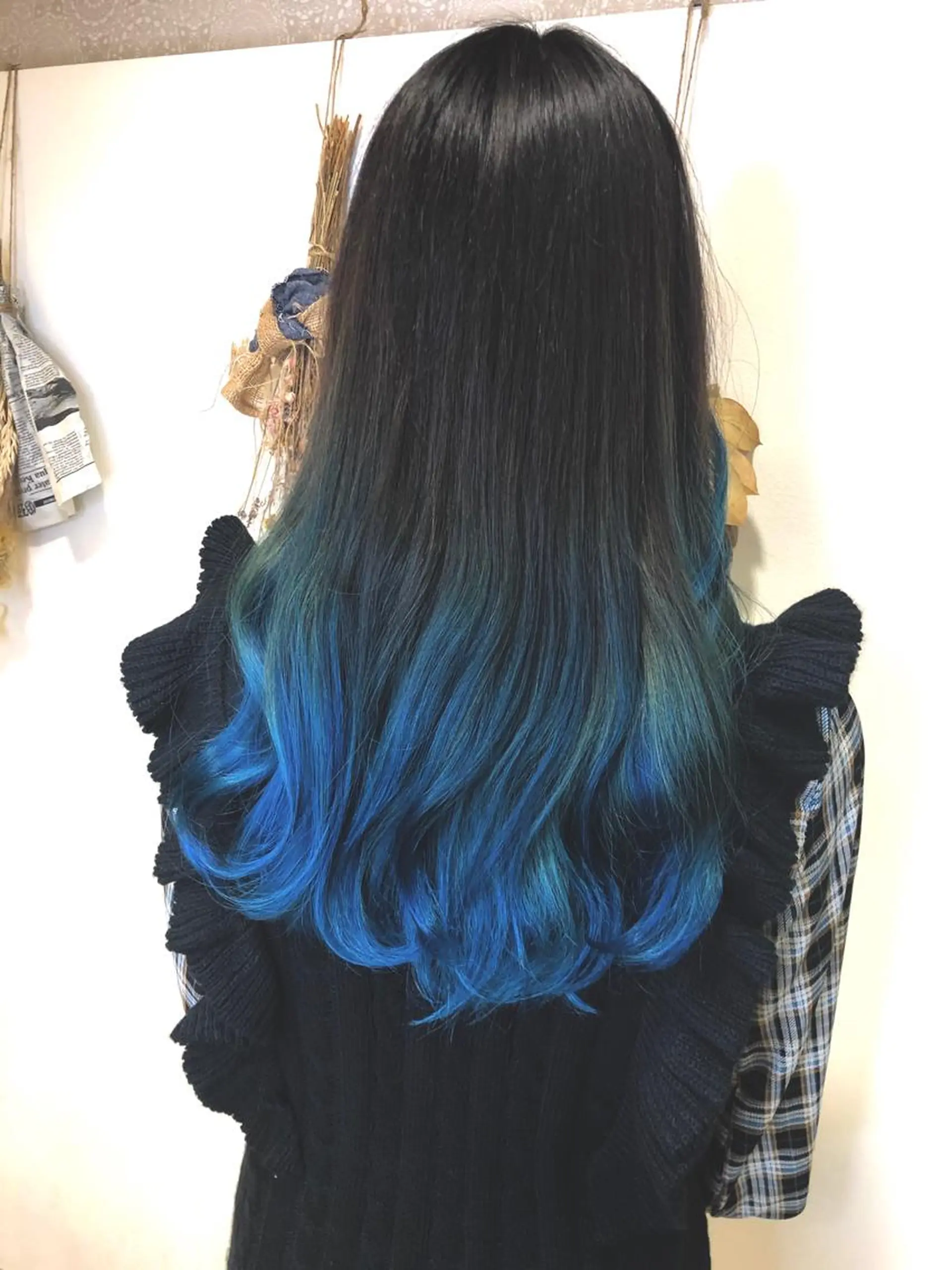 ロング カラー ブリーチ ブルーカラー グラデーションカラー ヘアカラー 門田 恭弥のヘアスタイル