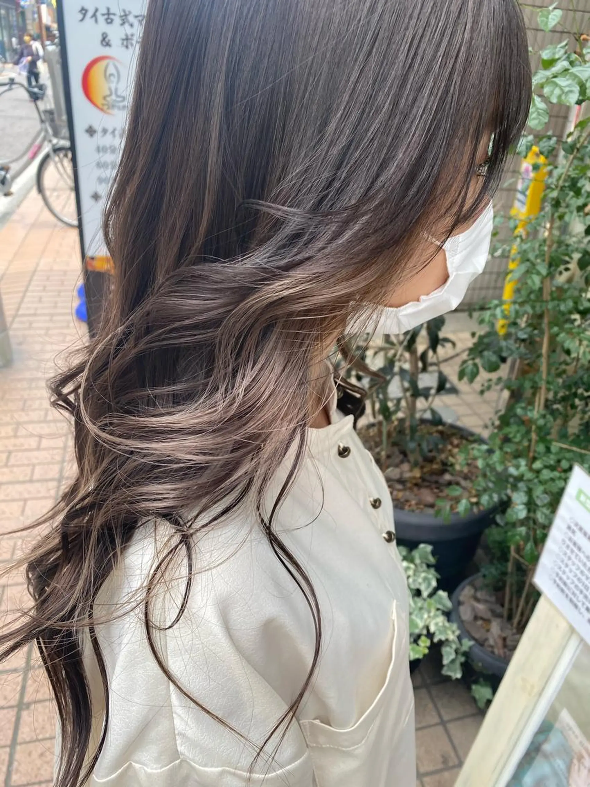 ロング カラー ヘアカラー 宮内 真乃のヘアスタイル