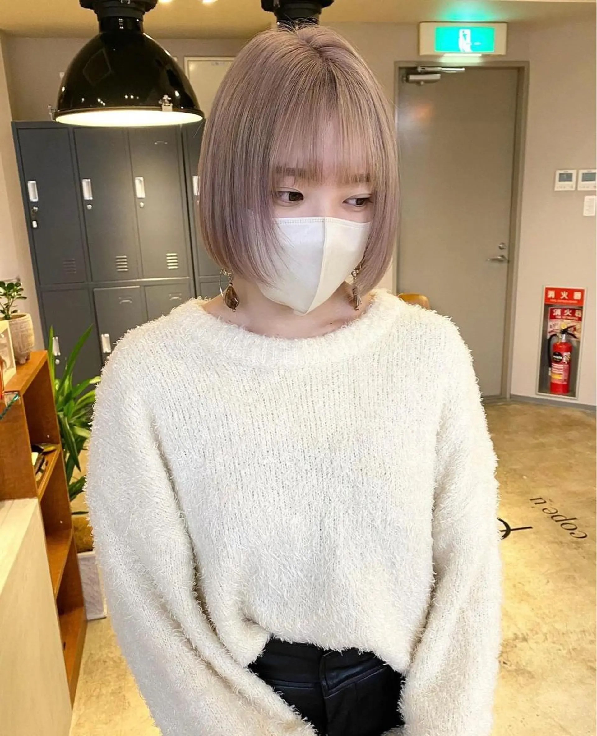 ミディアム ミルクティーベージュ outaのヘアスタイル