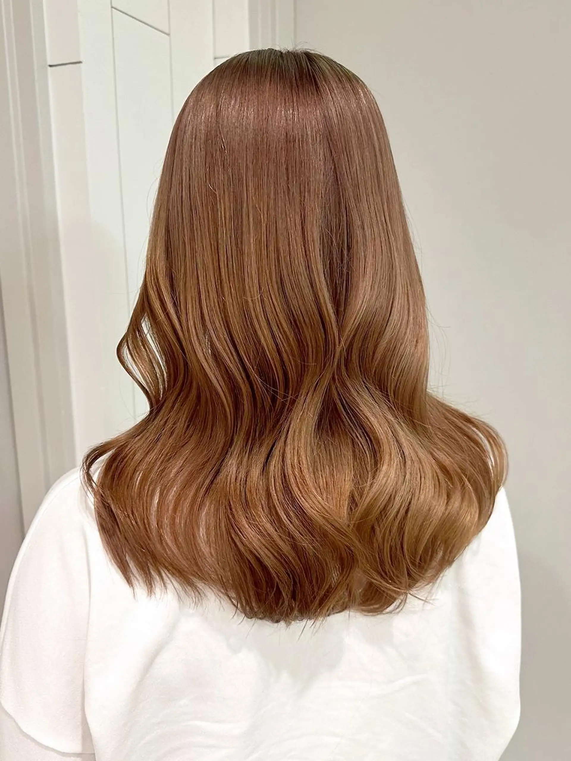 カラー セミロング 顔まわりレイヤー 顔周りカット 韓国風ヘア レイヤーカット カット ヘアカラー トリートメント ITbyALBUM 中野店のヘアスタイル