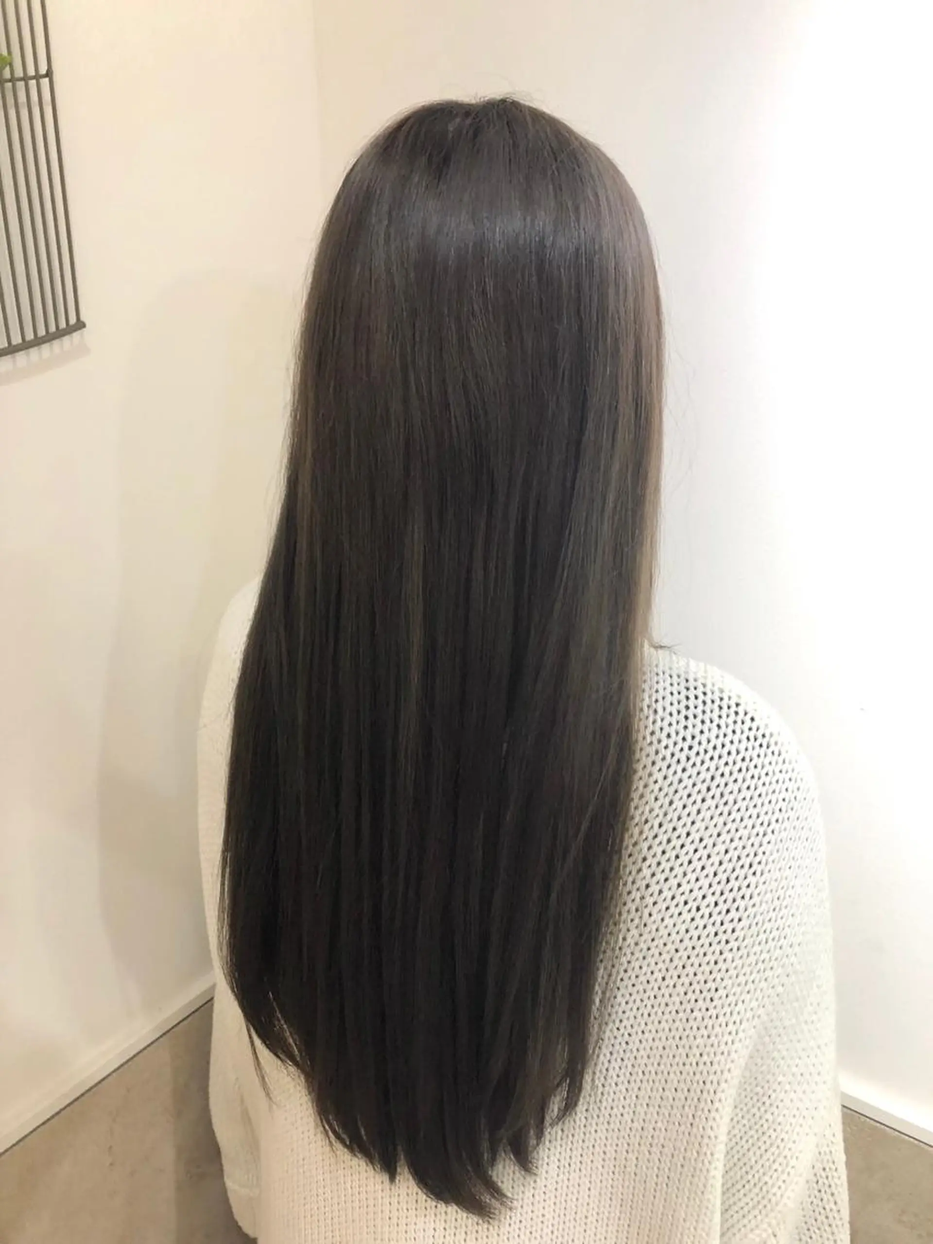 ロング カット ヘアカラー トリートメント ニイムラ ミキのヘアスタイル