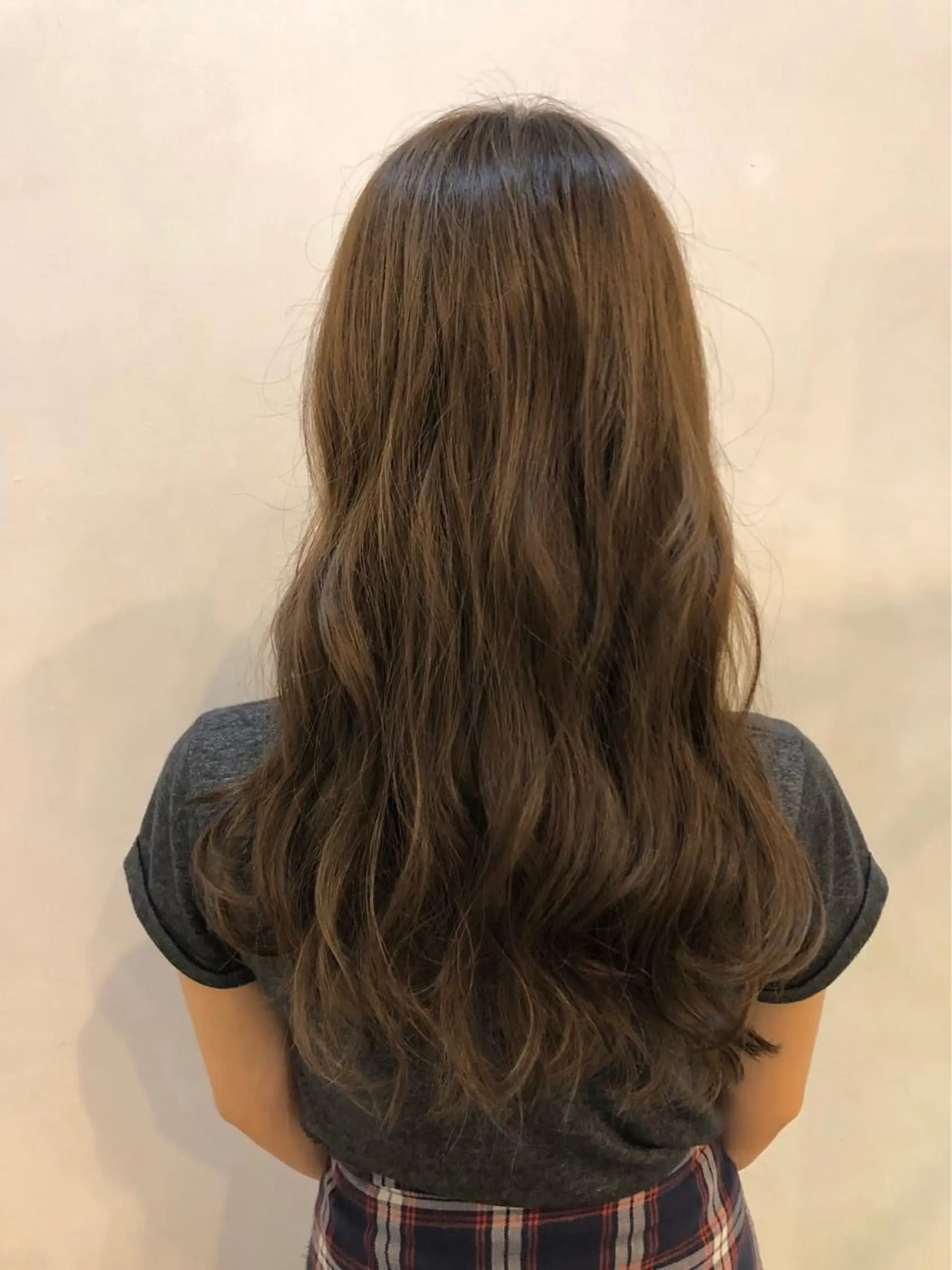 ロング カット ヘアカラー トリートメント 佐々木 芽衣のヘアスタイル