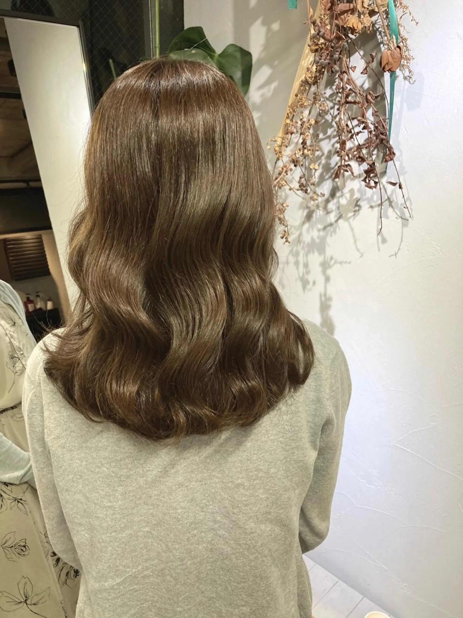 ミディアム トリートメント カット ヘアカラー トリートメント 新井 広樹のヘアスタイル