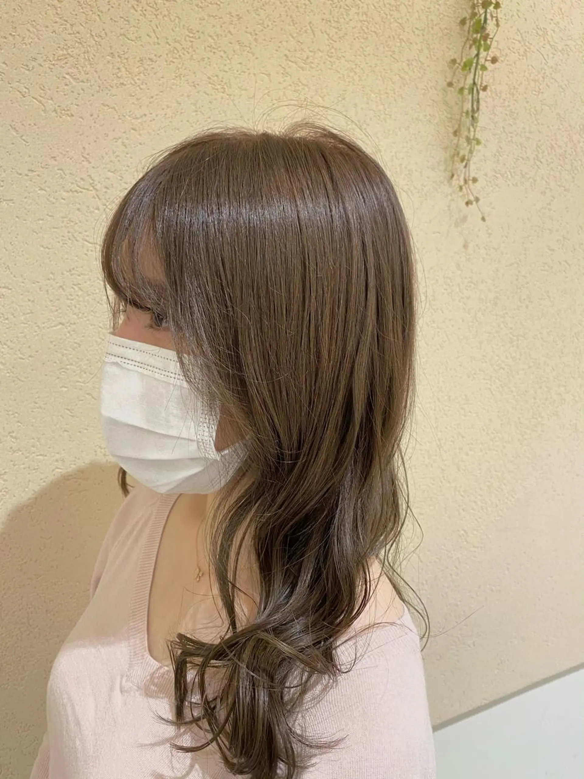 セミロング 新宿スペインカール ヨモギダのヘアスタイル