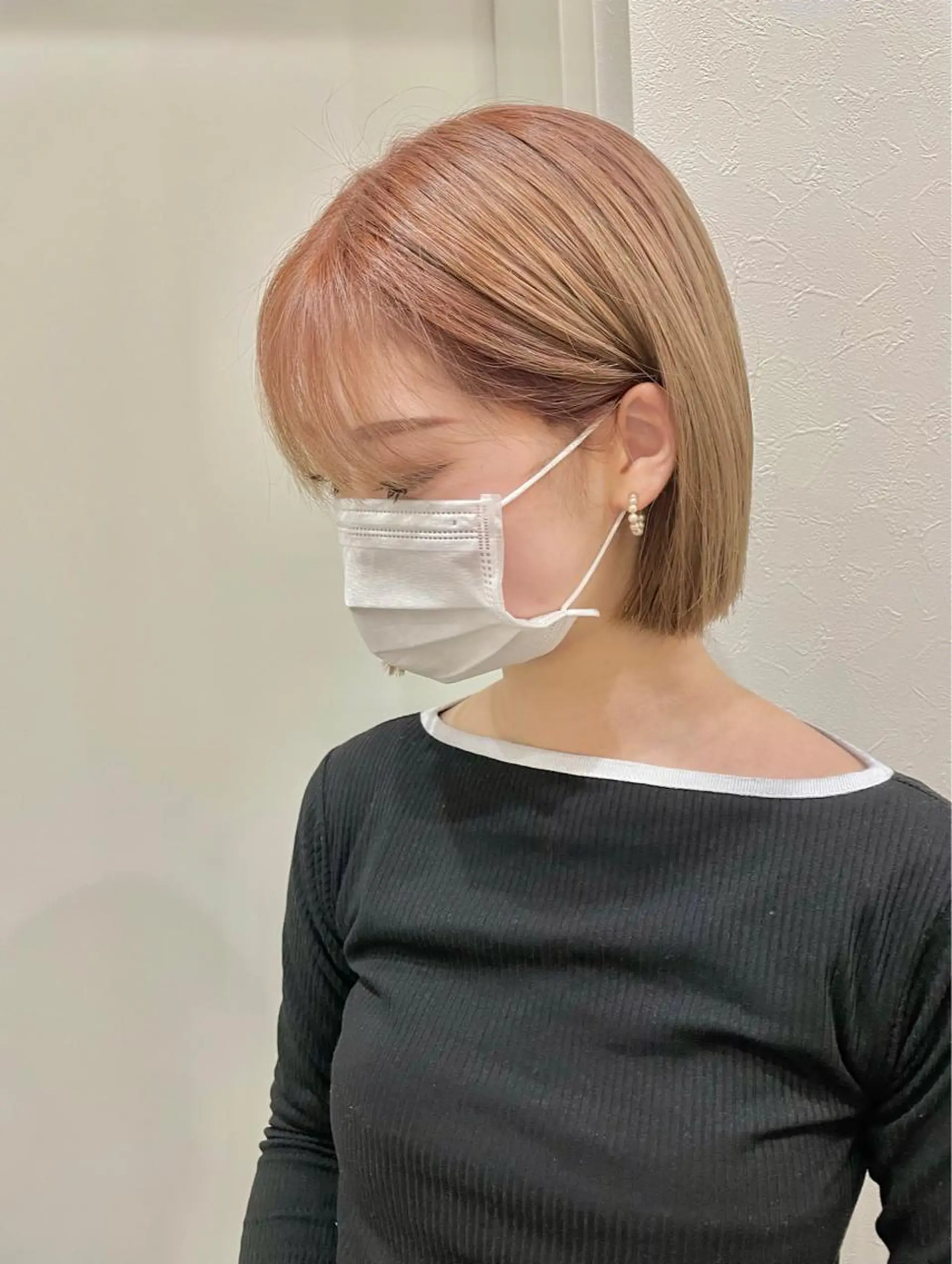 ミディアム カラー 切りっぱなしボブ ミディアムパーマ ボブ 斜めバング レイヤーカット カット ヘアカラー トリートメント 髪質改善 中川　翔のヘアスタイル