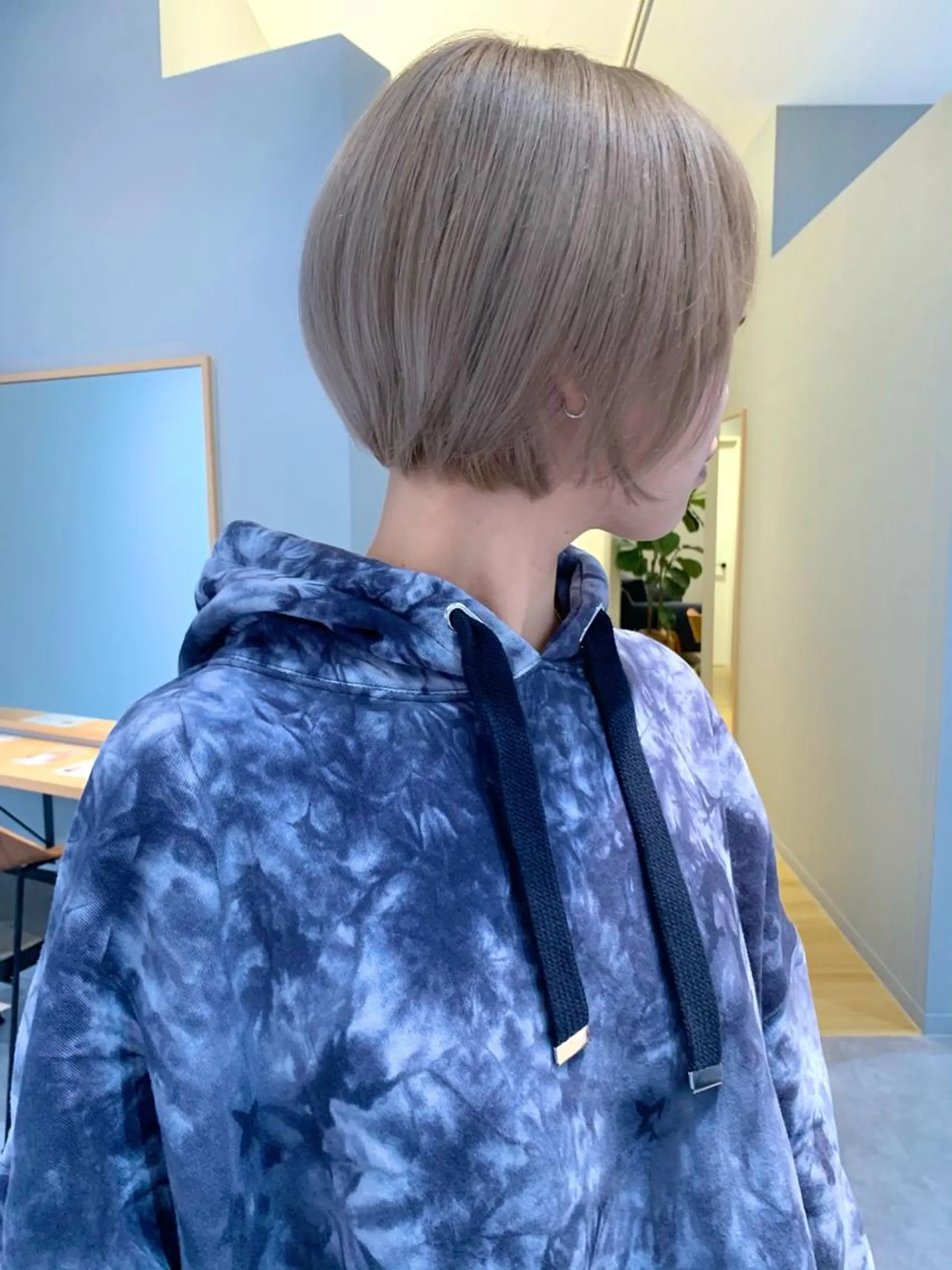 ショート 外国人風カラー ハイライト ショートヘア ヘアカラー SALOWIN梅田茶屋町North店所属・福山 晴香のヘアスタイル