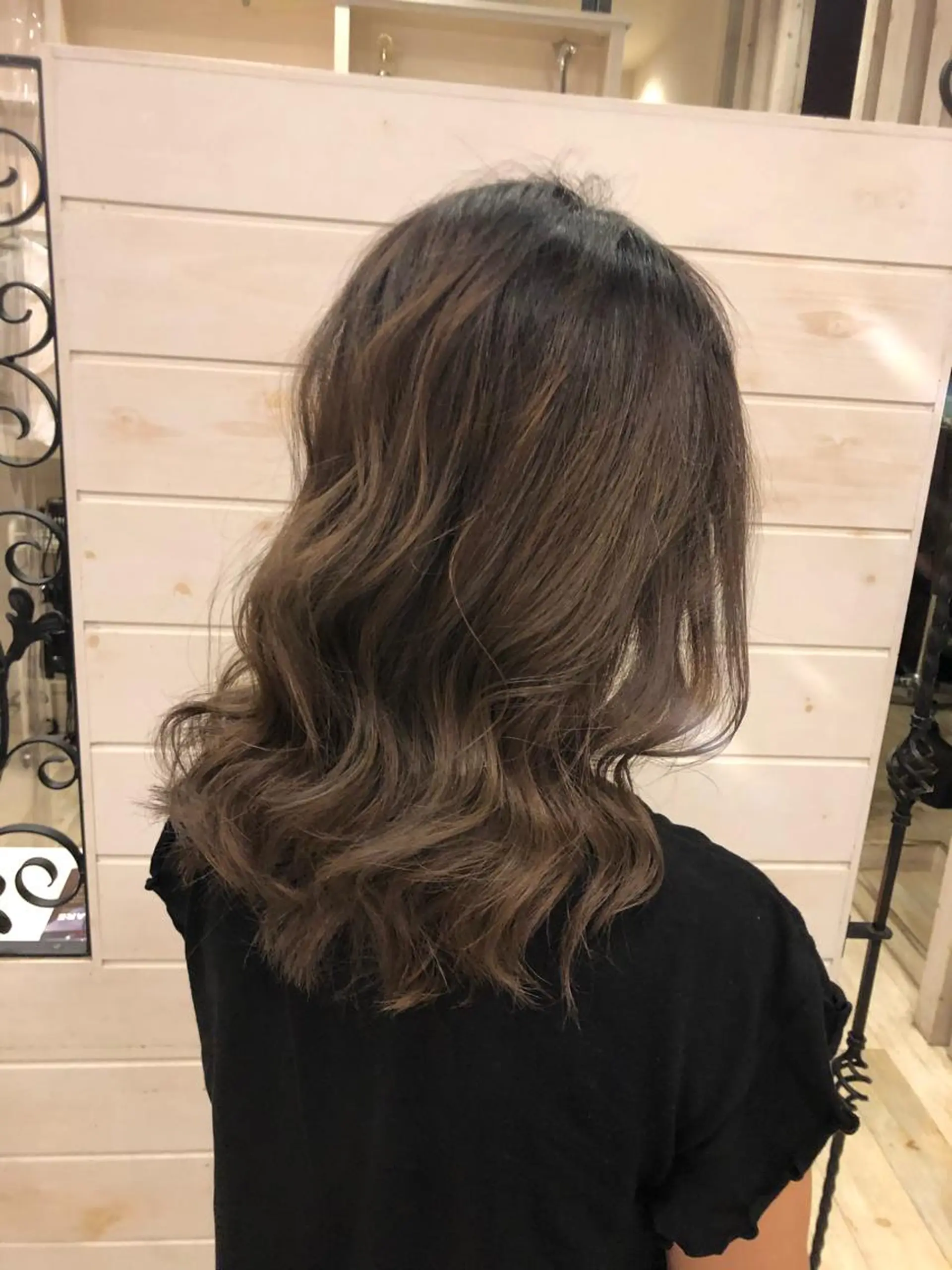 ロング カラー アッシュ ブリーチ ダブルカラー Crén by marie 真嘉比店所属・東恩納 誠のヘアスタイル