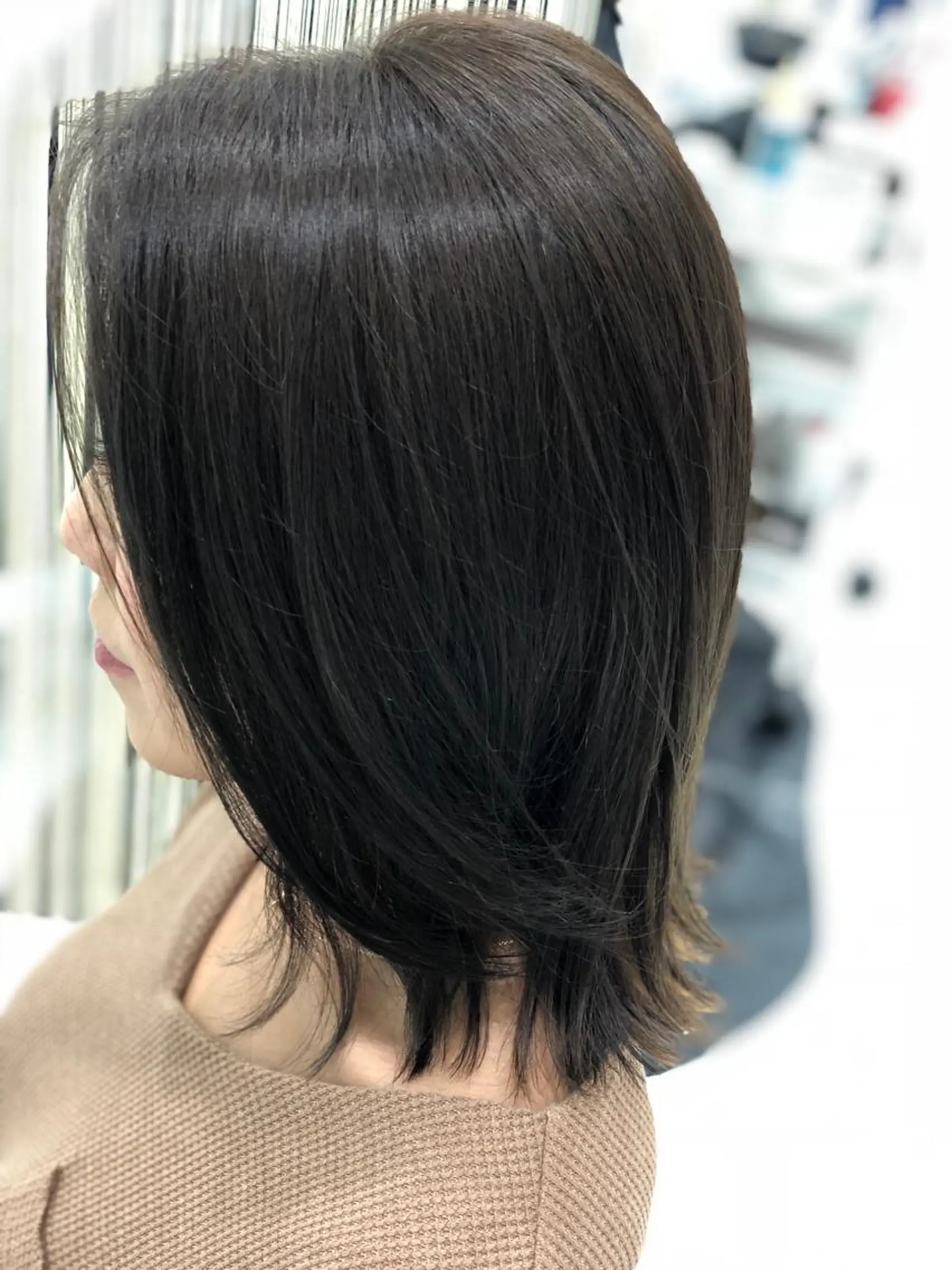 セミロング カラー グレージュ 外ハネヘア カット ヘアカラー トリートメント 佐藤 祥太のヘアスタイル