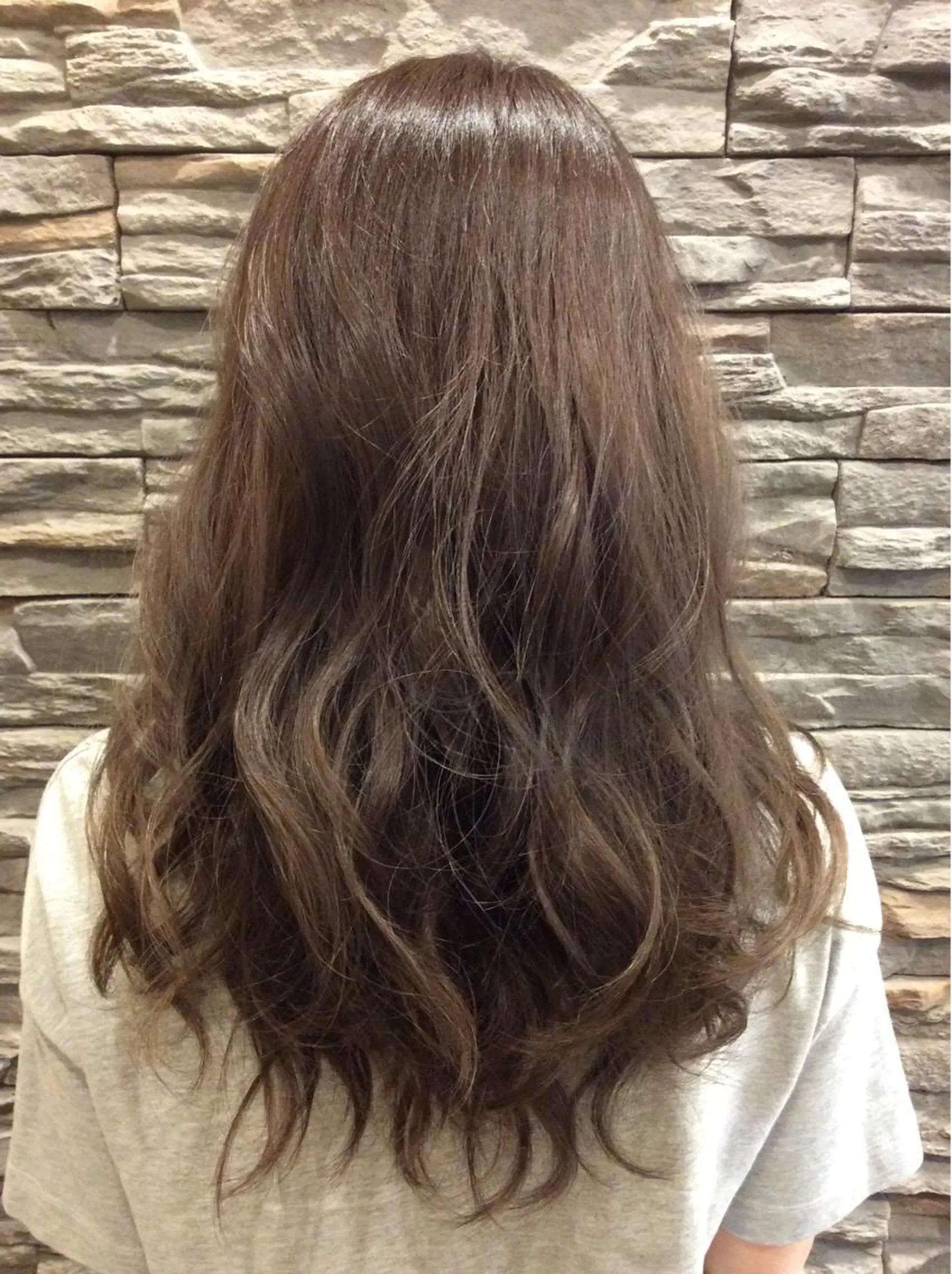 ロング カラー ヘアアレンジ ヘアカラー トリートメント Fika所属・佐藤 匠のヘアスタイル