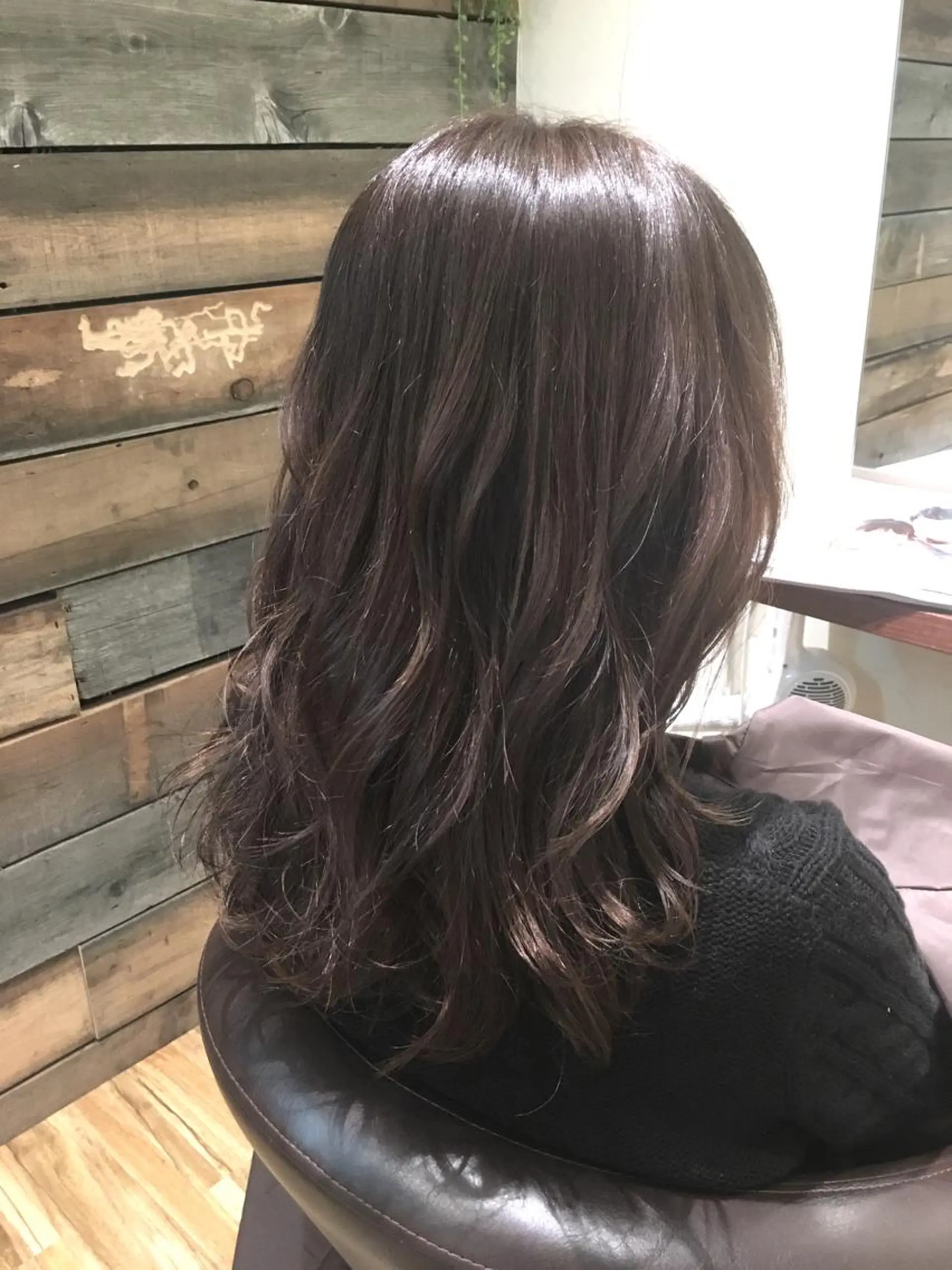 ミディアム カラー パーマ ミディアムパーマ アッシュ ラベンダーカラー ラベンダーアッシュ デジタルパーマ カット ヘアカラー トリートメント 仁 ジンのヘアスタイル