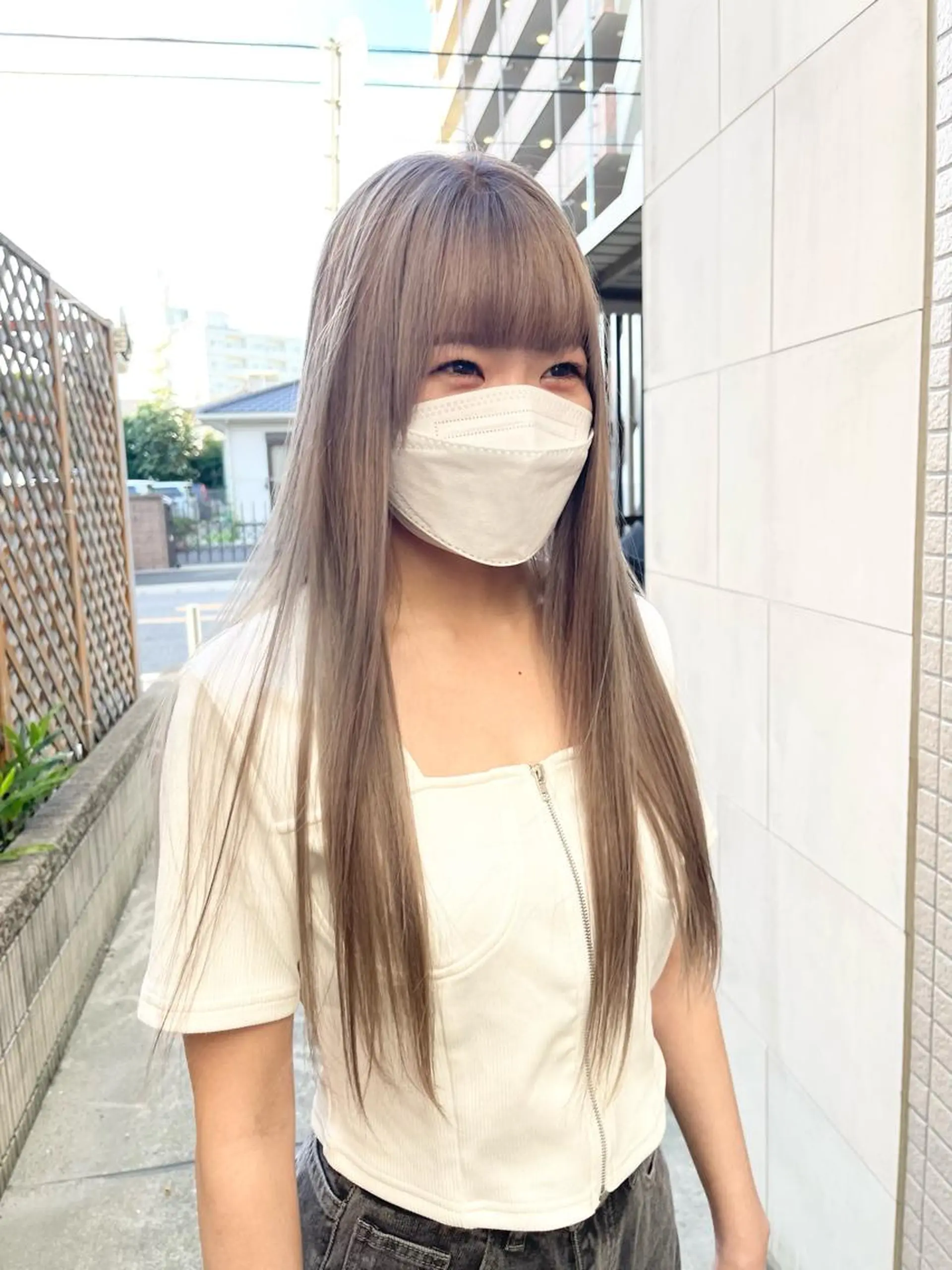 ロング カラー グレージュ ミルクティーグレージュ 伊藤 一樹のヘアスタイル