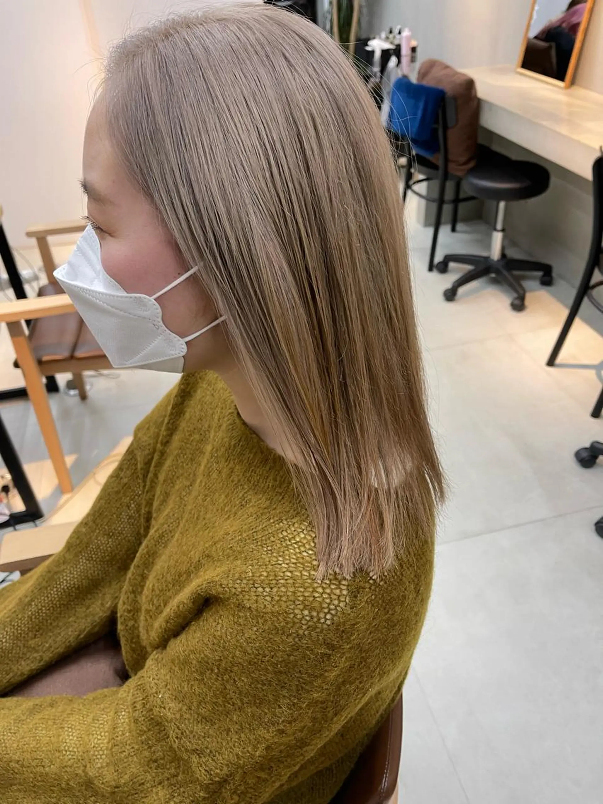 セミロング カラー ベージュカラー ブリーチ ミルクティーベージュ 似合わせショート×透 明感/やじまたかしのヘアスタイル