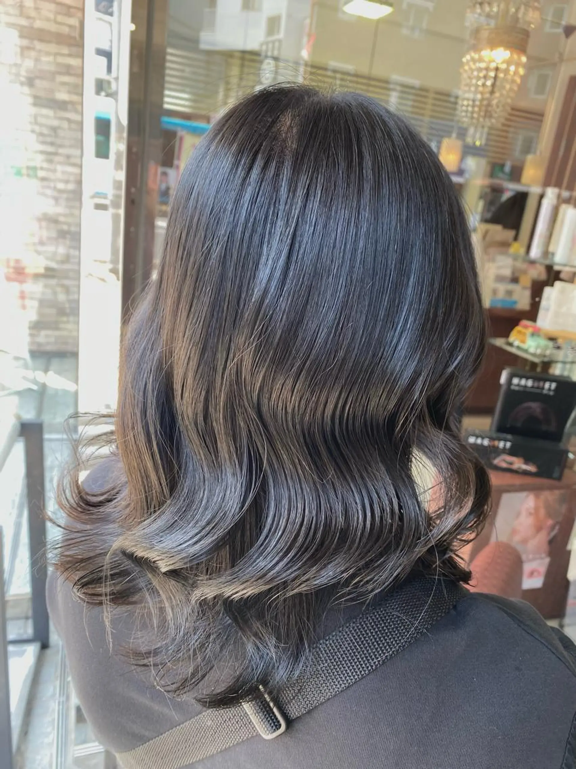 セミロング カラー ブルーカラー ブルージュ ヘアカラー トリートメント 暖水 まりあのヘアスタイル