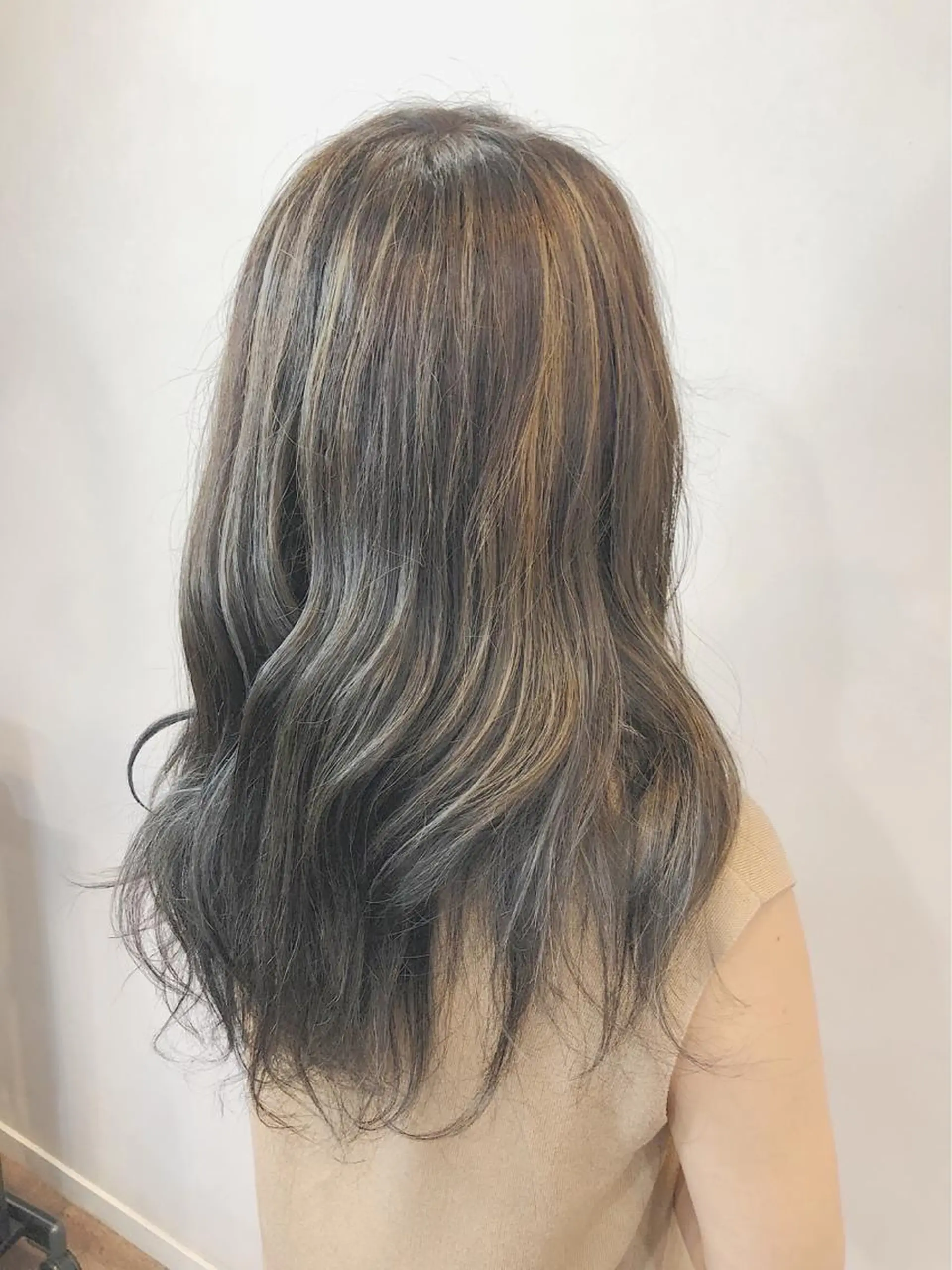 ロング カラー ハイライトカラー ハイライト 脇谷 拓弥のヘアスタイル