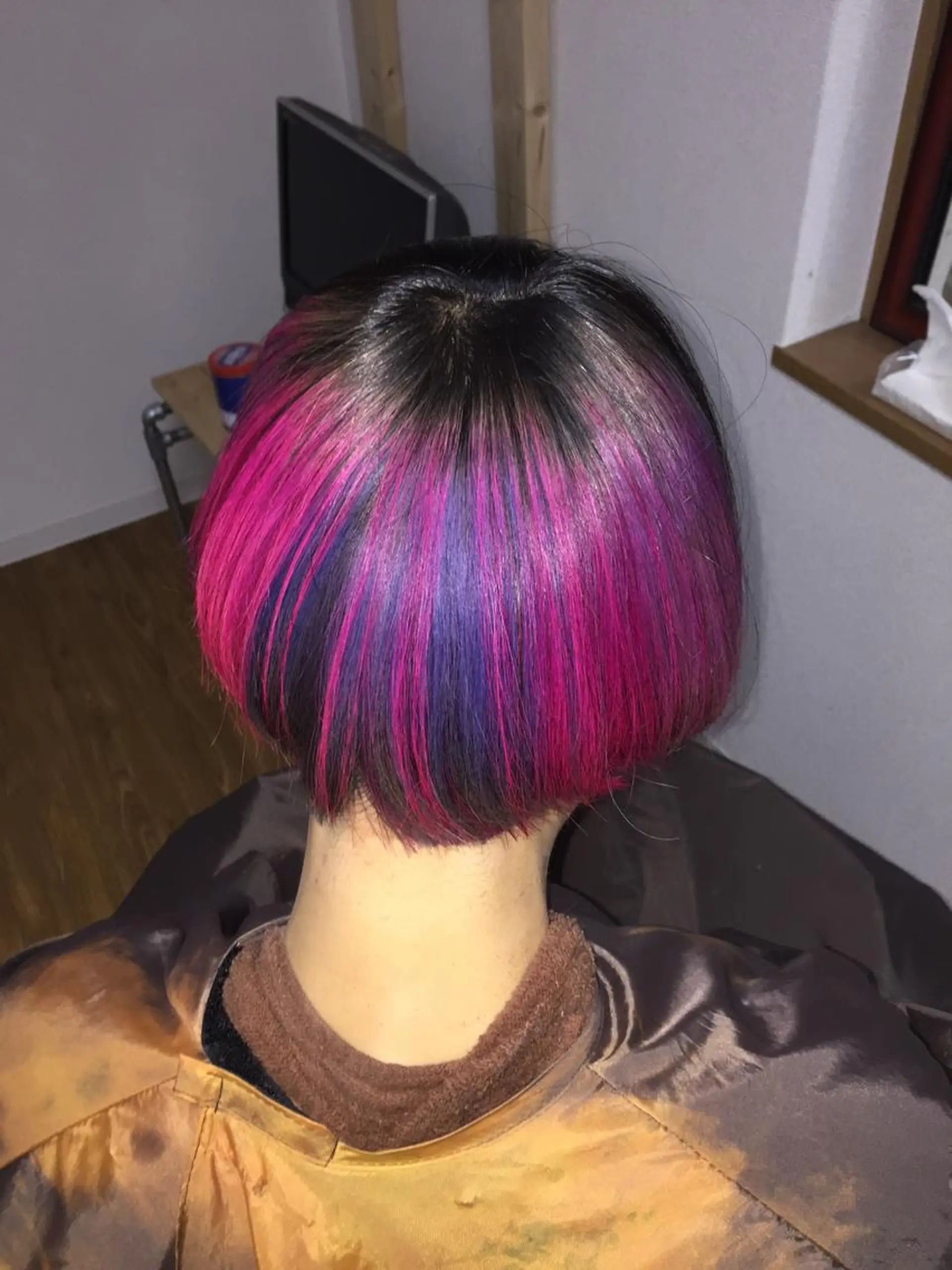 ショート カラー ブリーチ ブルーカラー ピンクカラー バイオレットカラー じょん 。のヘアスタイル