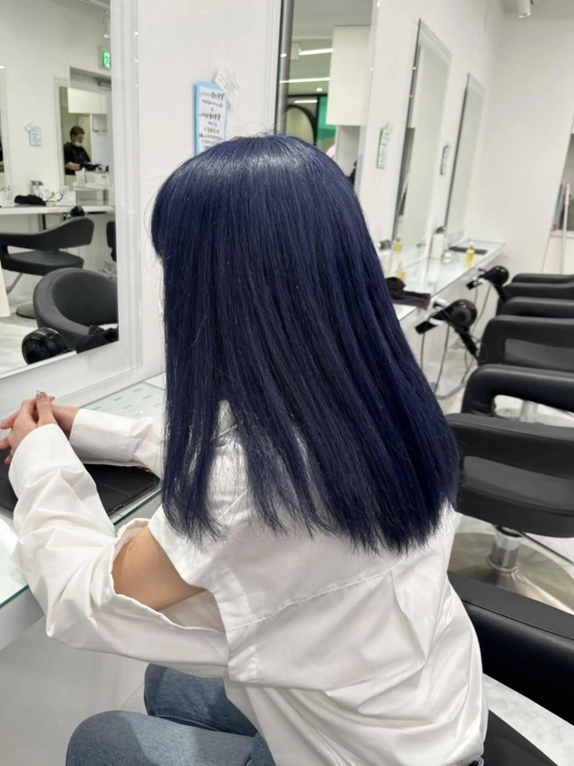 カラー ヘアカラー 暗髪うる艶ヘア🫧 yumi🐈‍⬛🪽のヘアスタイル