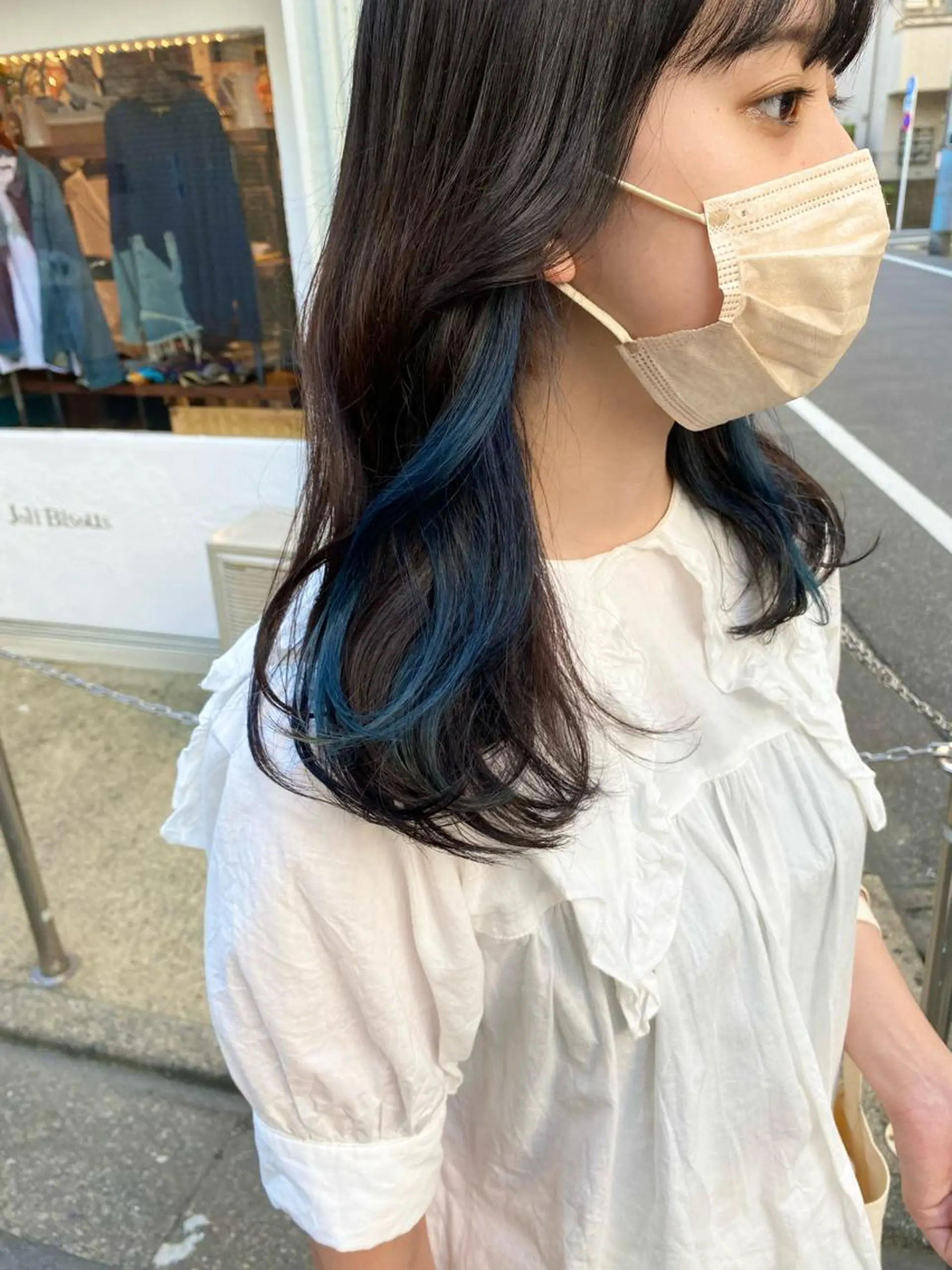 ミディアム カラー ブリーチ ブルーカラー ヘアカラー 西山梨々/ボブ/ ショート/レイヤーのヘアスタイル