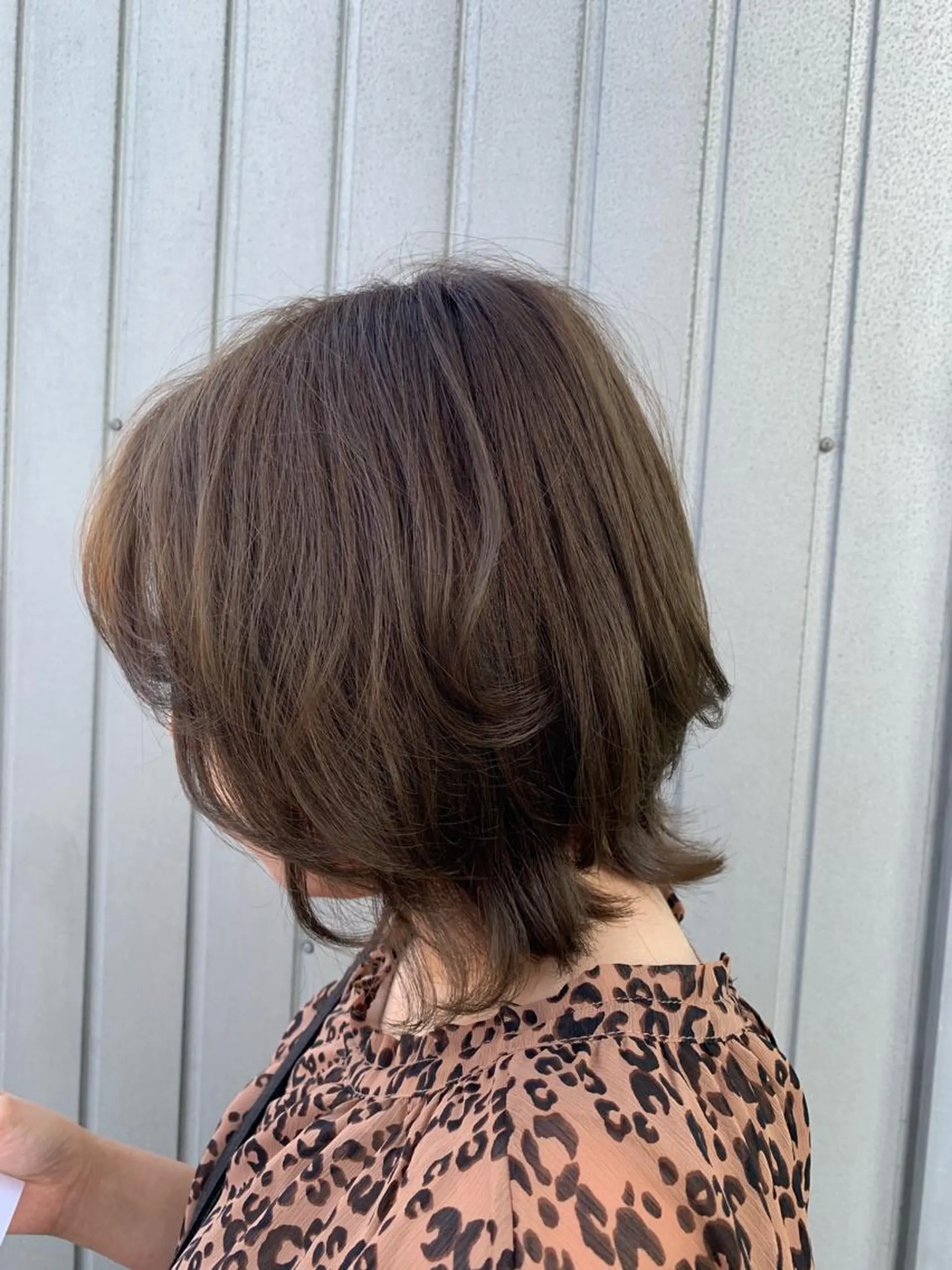 ミディアム カラー パーマ ミディアムパーマ ブルーカラー ウルフカット カット パーマ 美容しょうへいの店所属・吉川 茉由子のマツエク・マツパデザイン