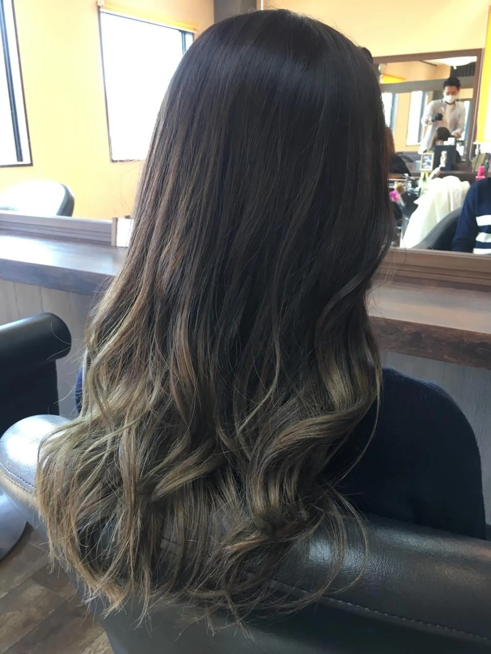 ロング カラー アッシュ グラデーションカラー 4-rest garden （フォーレストガーデン）所属・金井 直樹のヘアスタイル