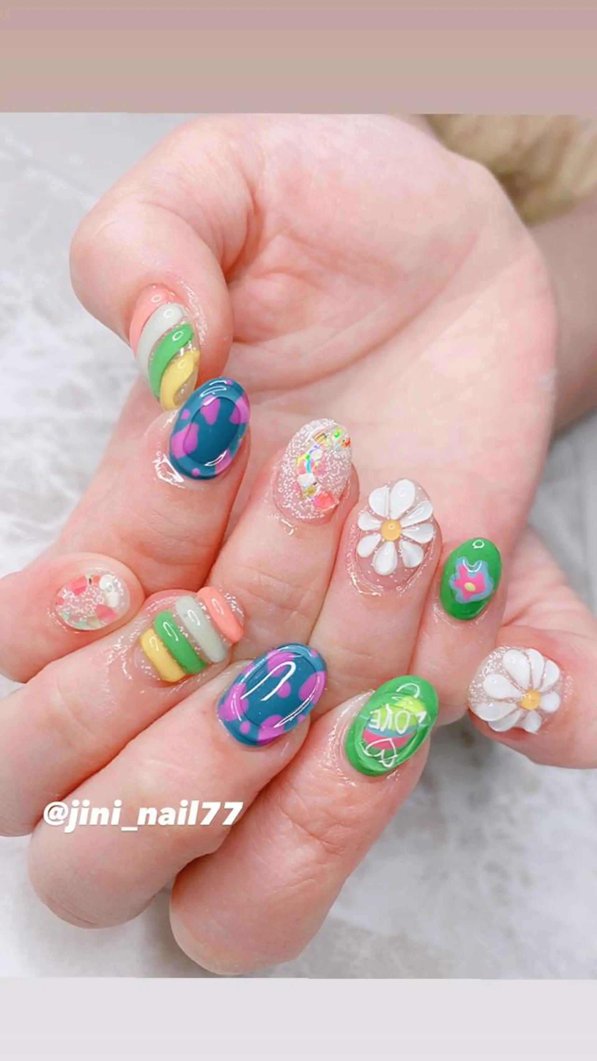 ネイル ハンドネイル JINI NAIL所属・ジニ ネイルのネイルデザイン