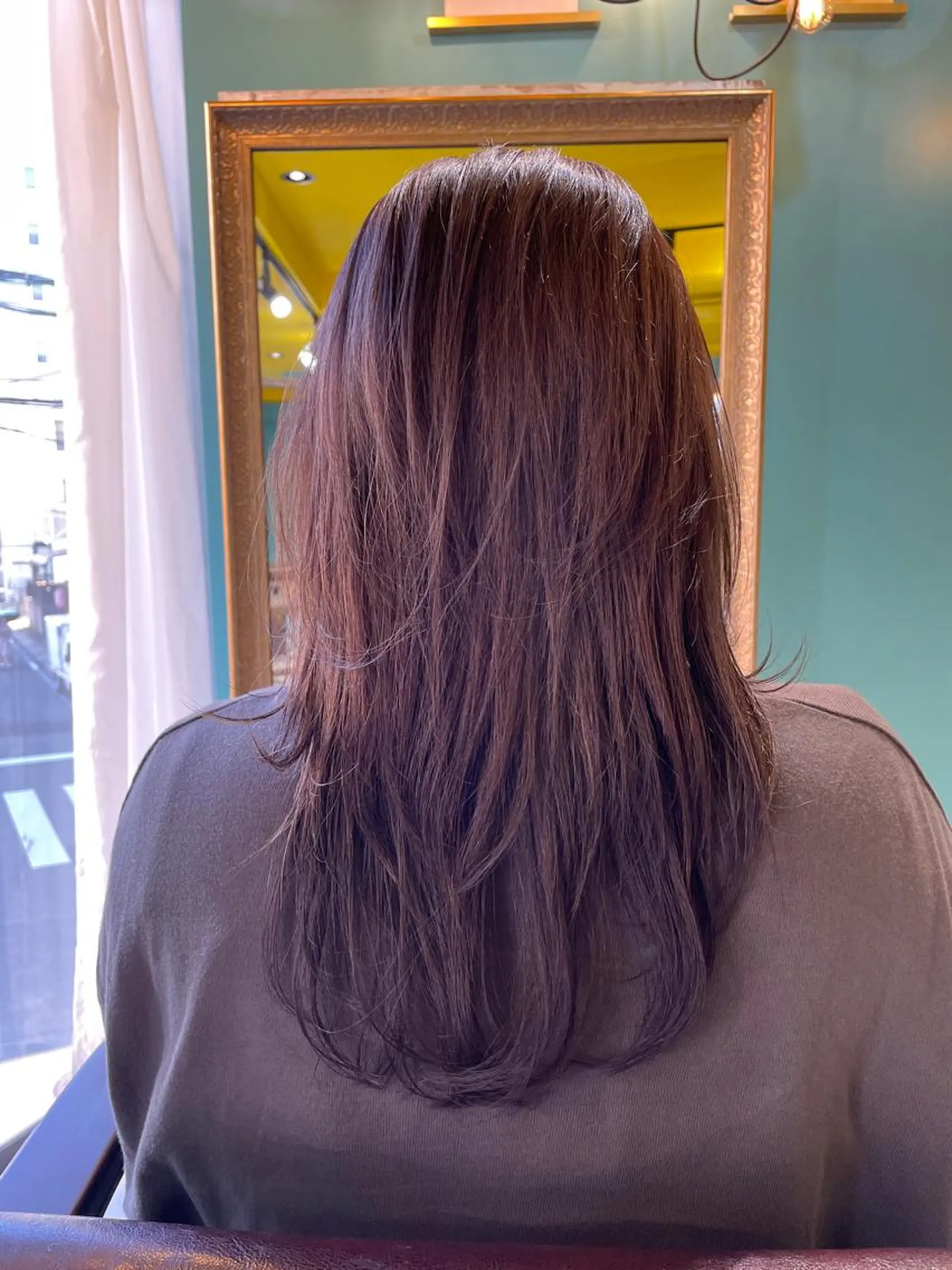 ロング カラー アッシュ アッシュグレー アッシュグレージュ グレージュ レイヤーカット カット ヘアカラー トリートメント Share  Salon  Reco【GARDEN】所属・末石 智のヘアスタイル