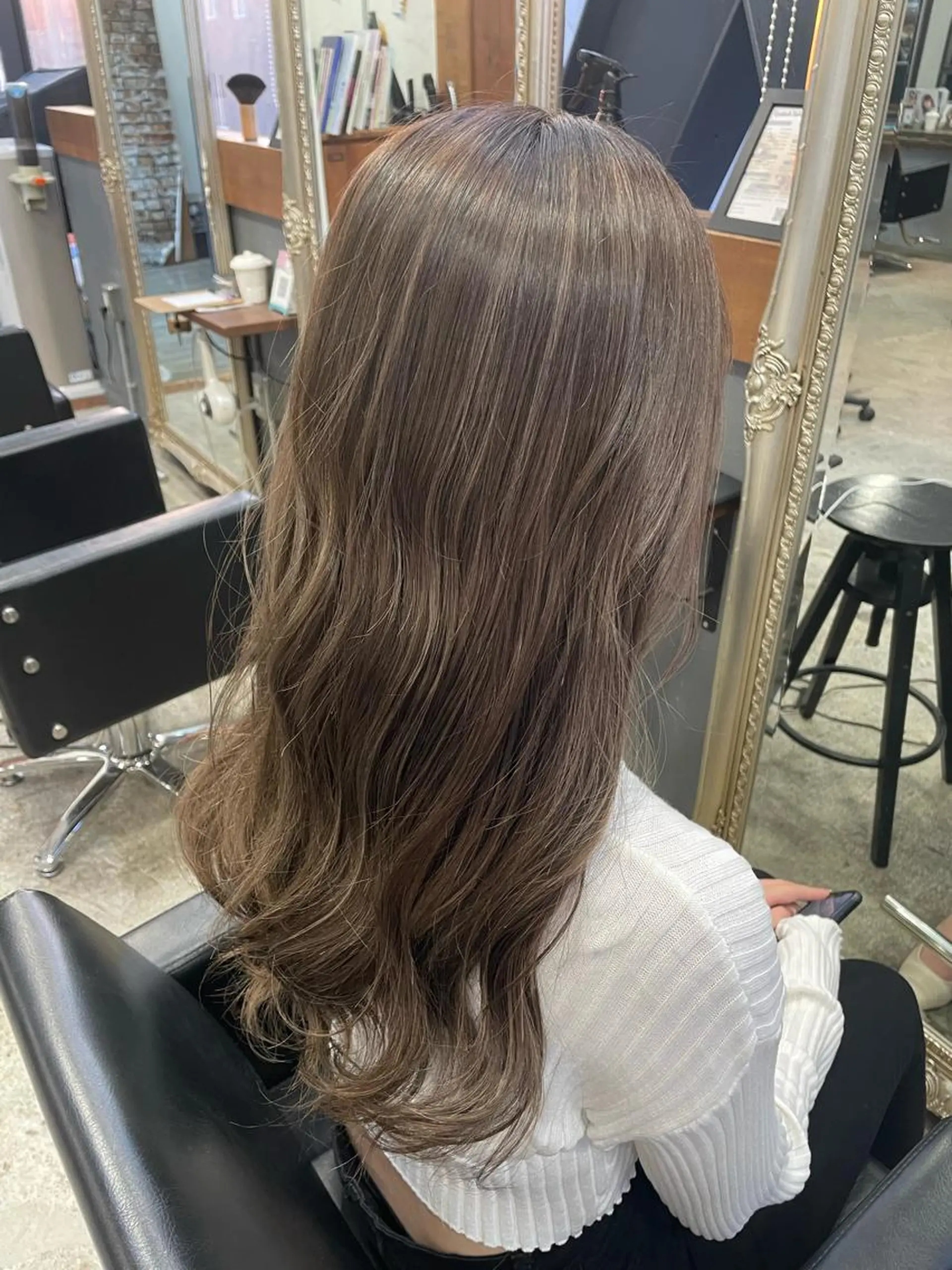 ロング 大内 志穂のヘアスタイル