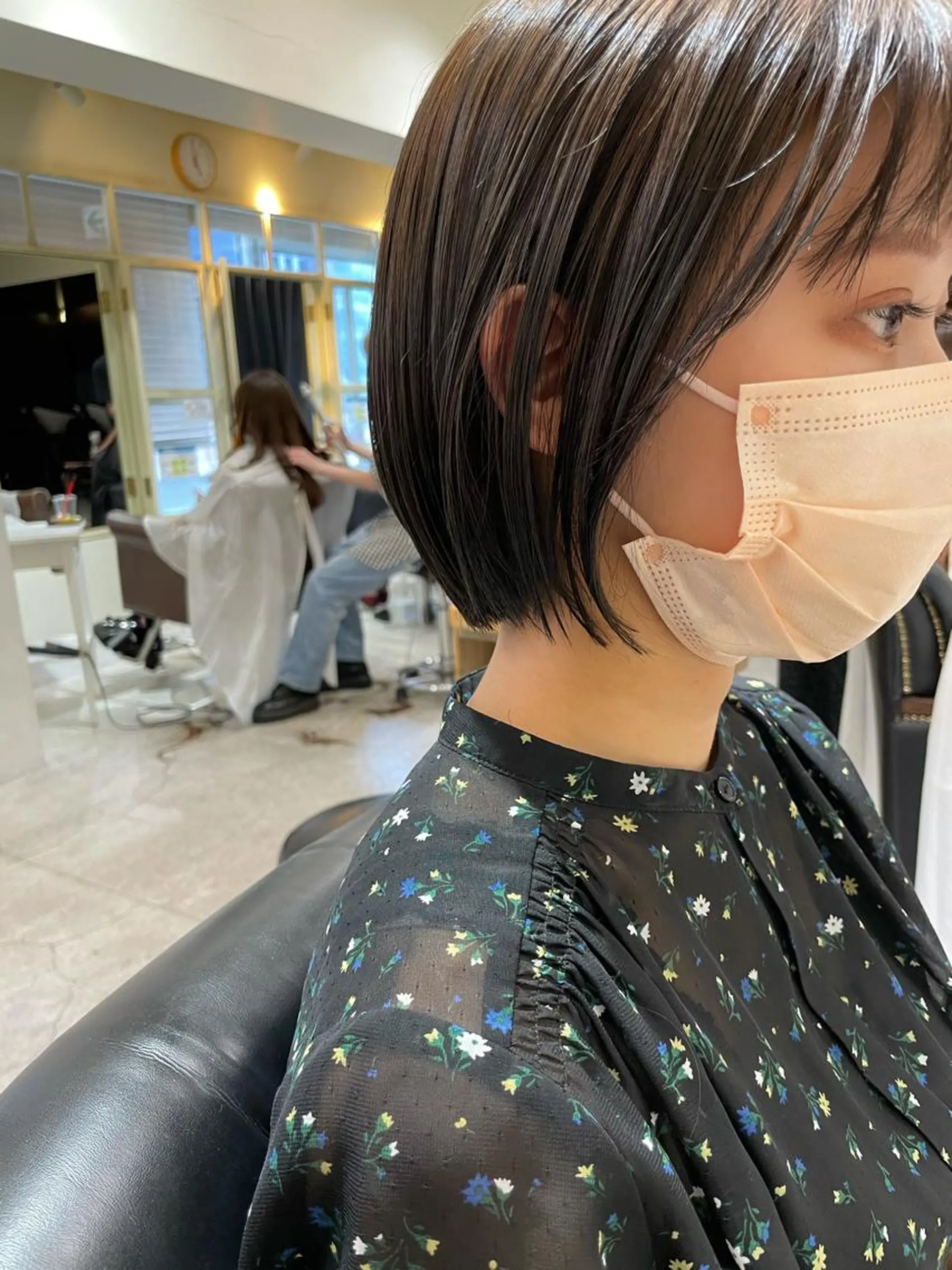 ショート カラー カット ぱつっとボブ 古家 佑真のヘアスタイル