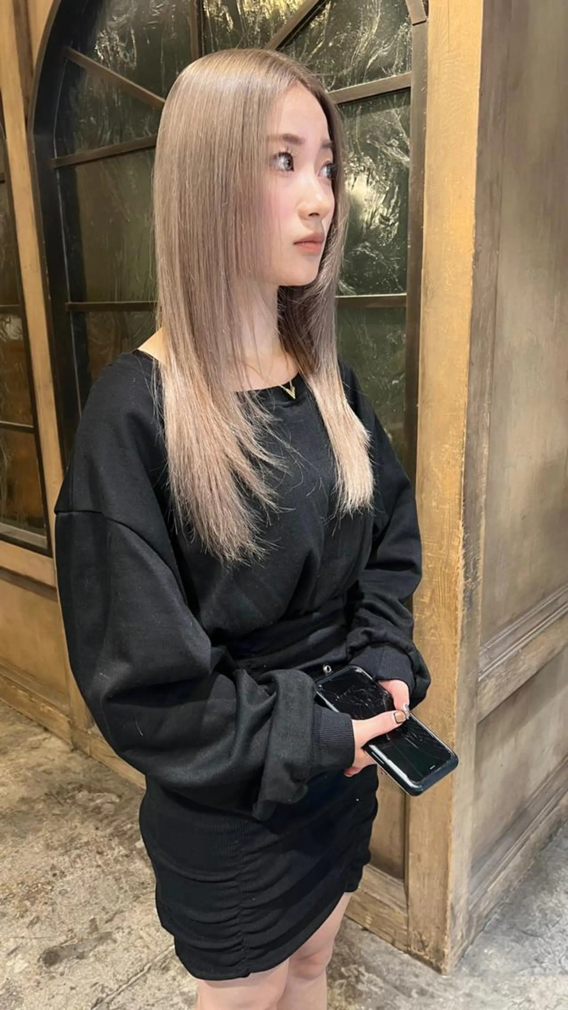 ミディアム カラー ベージュカラー ブロンド ブロンドベージュ ヘアカラー トリートメント 小笠原 悠斗のヘアスタイル