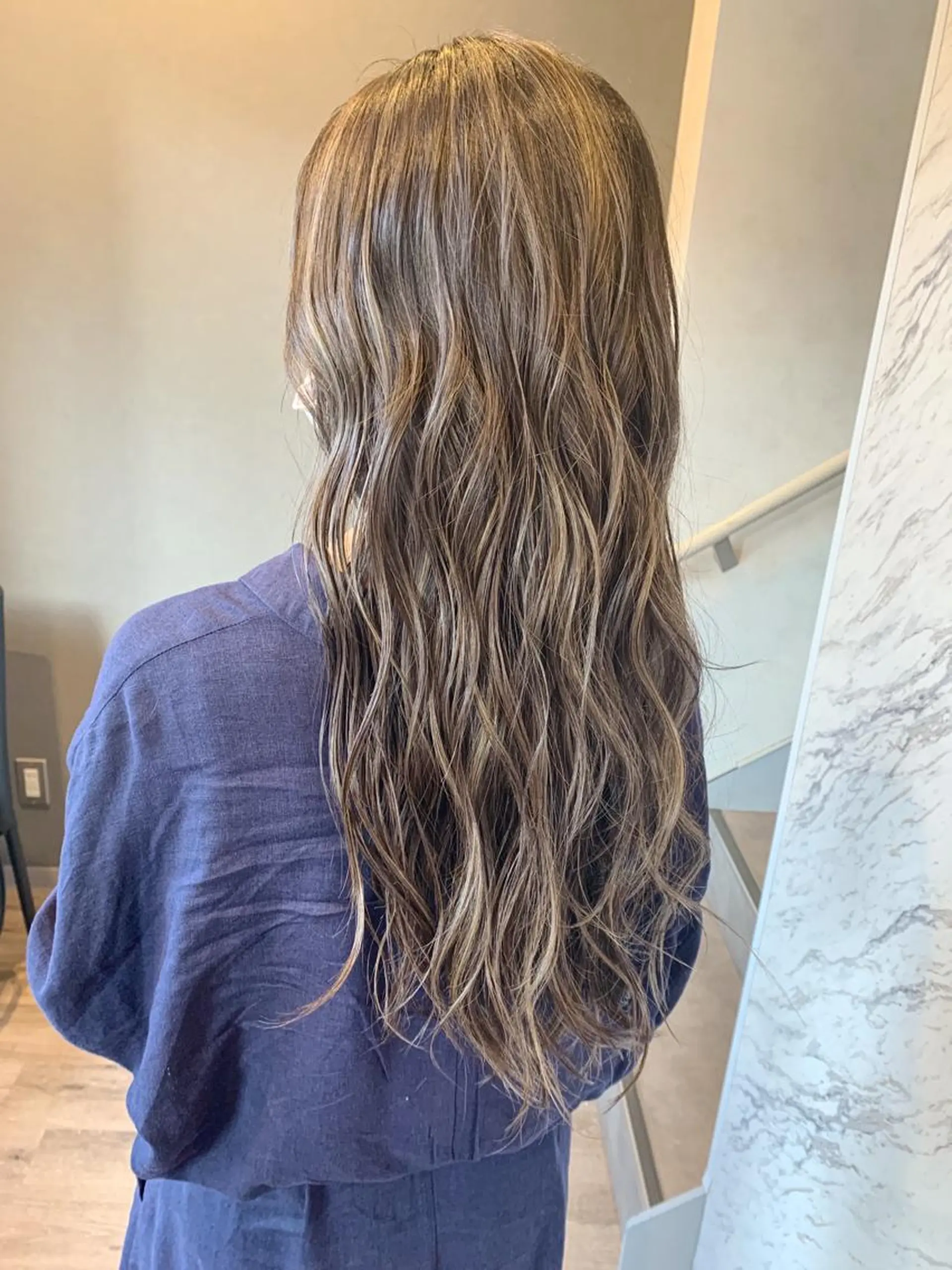 ロング カラー ハイライトカラー ハイライト カット ヘアカラー トリートメント オーガニック/白髪 ぼかし/斎藤相慶のヘアスタイル