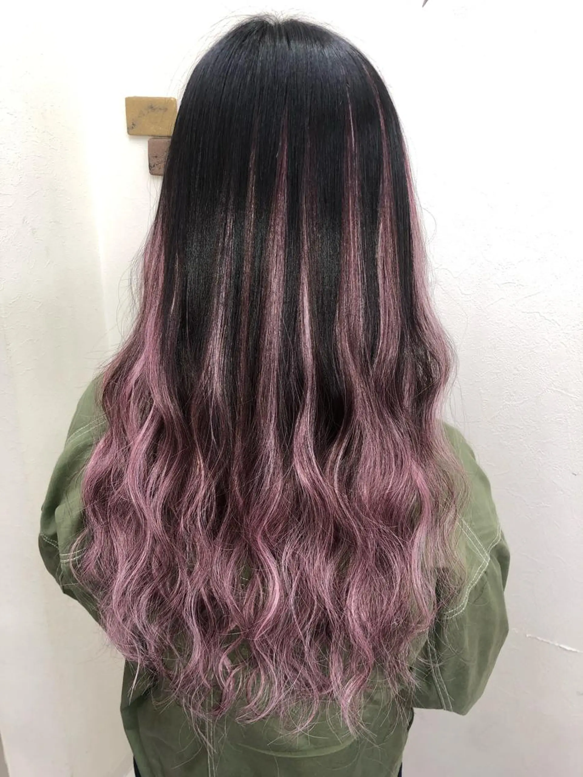 ロング カラー グラデーションカラー ピンクカラー ヘアカラー トリートメント エクステ MAKO ❤️‍🔥NEXTのヘアスタイル