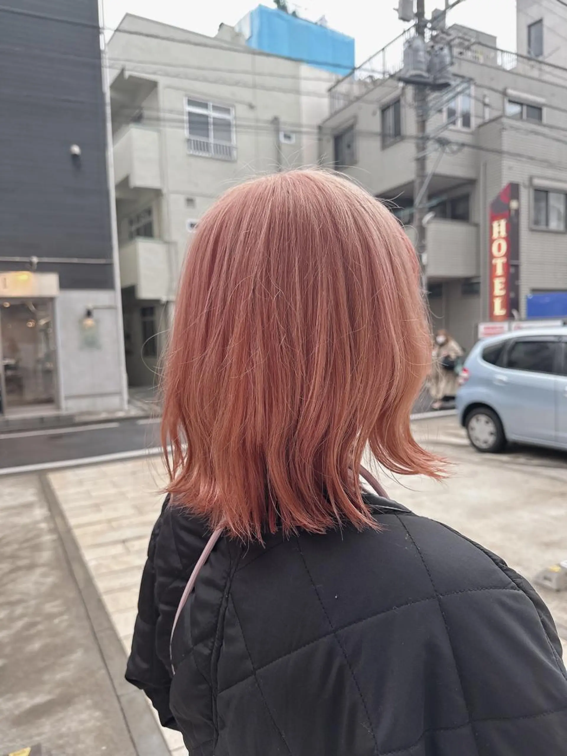 ミディアム カラー ヘアアレンジ ベージュカラー ブリーチ オレンジ ピンクカラー ピンクベージュ ヘアカラー トリートメント ヘッドスパ ヘアセット ROIS渋谷【ロイス】所属・高橋大樹/ブリーチ/ ミルクティーベージュのヘアスタイル