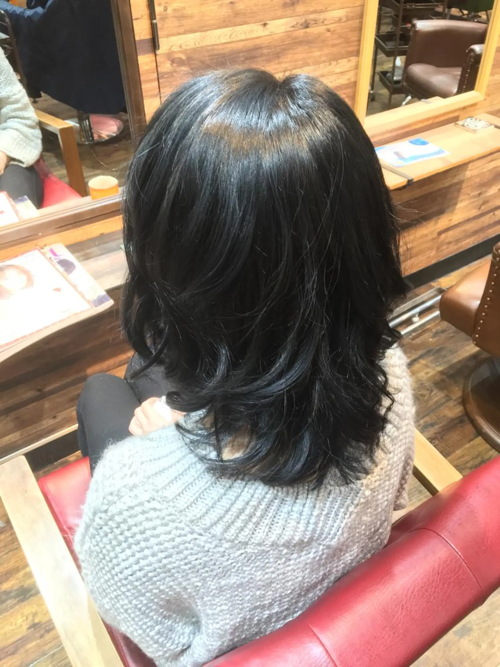 ミディアム カラー アッシュ ブルーカラー ミント MITSU ✂️のヘアスタイル