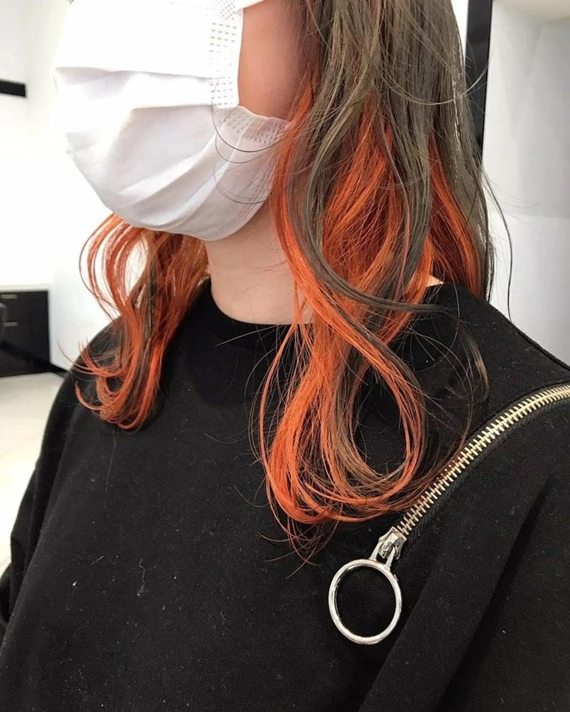 ミディアム カラー 黒髪 インナーカラー オレンジ あらげ 🌈推しカラー🌈ᵕのヘアスタイル